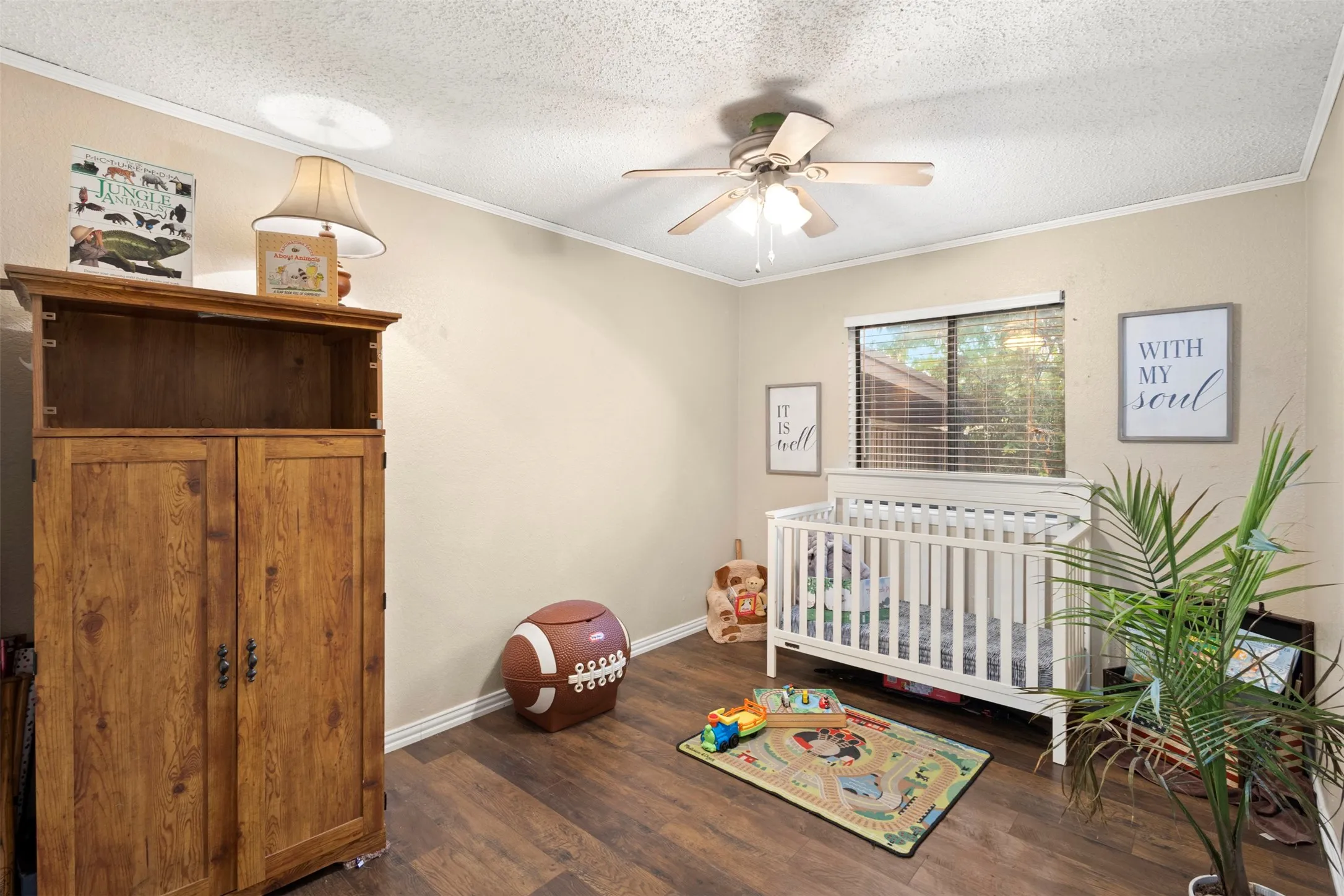 Single Family Residence For Sale in Dallas County , 1700 Culberson Drive, Mesquite, Texas 75150, 3 Bedroom, 2 Bathroom, 2 Garage spaces, 1,503 Sqft, built in 1982, mls#21402168, Real Estate Agent in Mesquite, Homes For Sale in Dallas county, Homes For Sale in Mesquite, Realtor in Mesquite Texas, Real Estate Brokerage Independent Realty Texas, Luminita Cordes Realtor