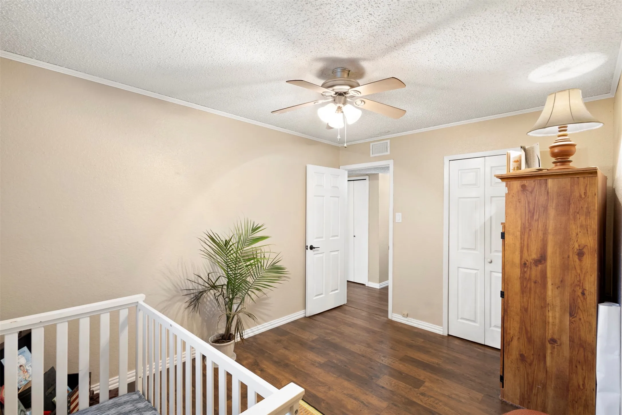 Single Family Residence For Sale in Dallas County , 1700 Culberson Drive, Mesquite, Texas 75150, 3 Bedroom, 2 Bathroom, 2 Garage spaces, 1,503 Sqft, built in 1982, mls#21402168, Real Estate Agent in Mesquite, Homes For Sale in Dallas county, Homes For Sale in Mesquite, Realtor in Mesquite Texas, Real Estate Brokerage Independent Realty Texas, Luminita Cordes Realtor