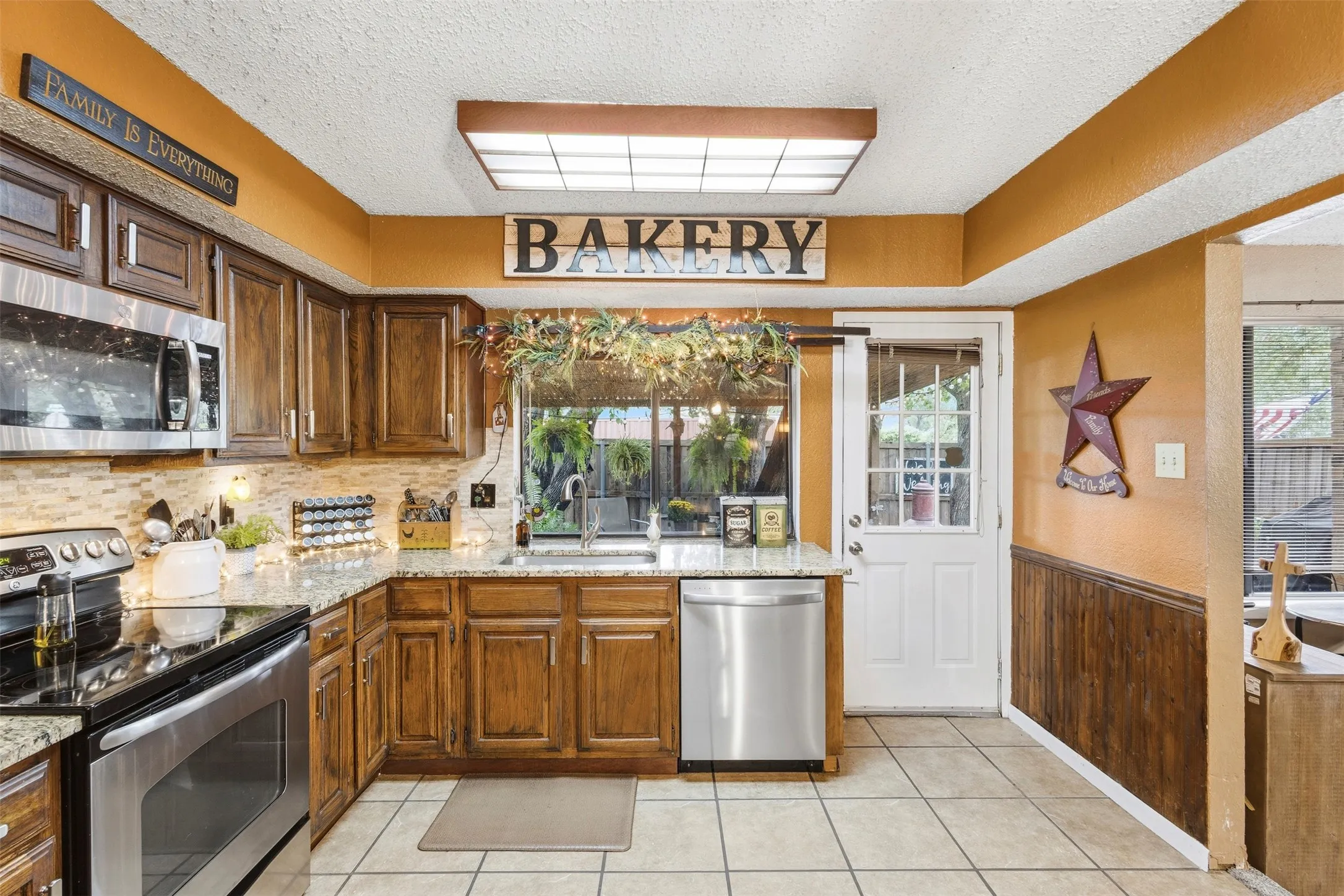 Single Family Residence For Sale in Dallas County , 1700 Culberson Drive, Mesquite, Texas 75150, 3 Bedroom, 2 Bathroom, 2 Garage spaces, 1,503 Sqft, built in 1982, mls#21402168, Real Estate Agent in Mesquite, Homes For Sale in Dallas county, Homes For Sale in Mesquite, Realtor in Mesquite Texas, Real Estate Brokerage Independent Realty Texas, Luminita Cordes Realtor