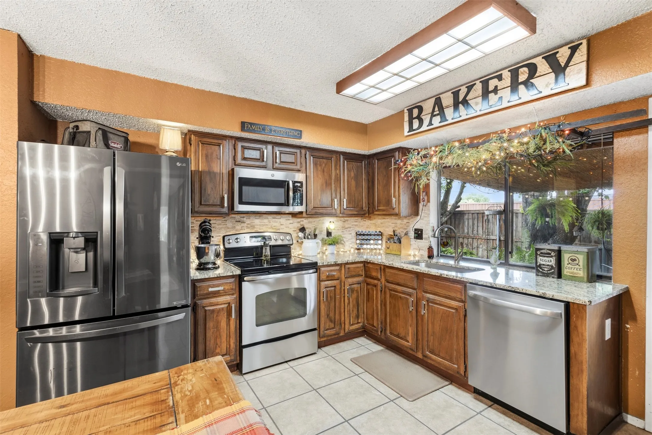 Single Family Residence For Sale in Dallas County , 1700 Culberson Drive, Mesquite, Texas 75150, 3 Bedroom, 2 Bathroom, 2 Garage spaces, 1,503 Sqft, built in 1982, mls#21402168, Real Estate Agent in Mesquite, Homes For Sale in Dallas county, Homes For Sale in Mesquite, Realtor in Mesquite Texas, Real Estate Brokerage Independent Realty Texas, Luminita Cordes Realtor