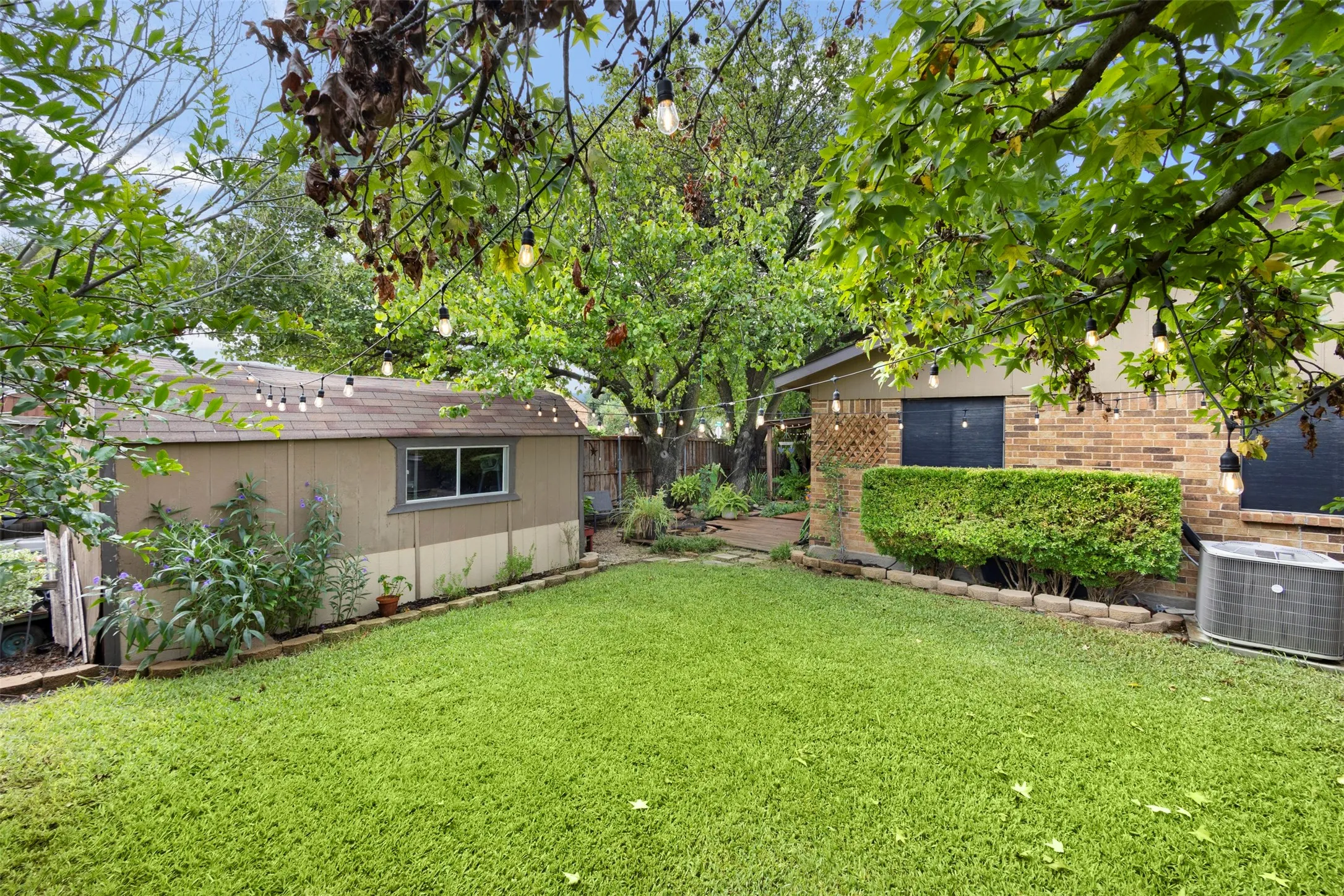 Single Family Residence For Sale in Dallas County , 1700 Culberson Drive, Mesquite, Texas 75150, 3 Bedroom, 2 Bathroom, 2 Garage spaces, 1,503 Sqft, built in 1982, mls#21402168, Real Estate Agent in Mesquite, Homes For Sale in Dallas county, Homes For Sale in Mesquite, Realtor in Mesquite Texas, Real Estate Brokerage Independent Realty Texas, Luminita Cordes Realtor