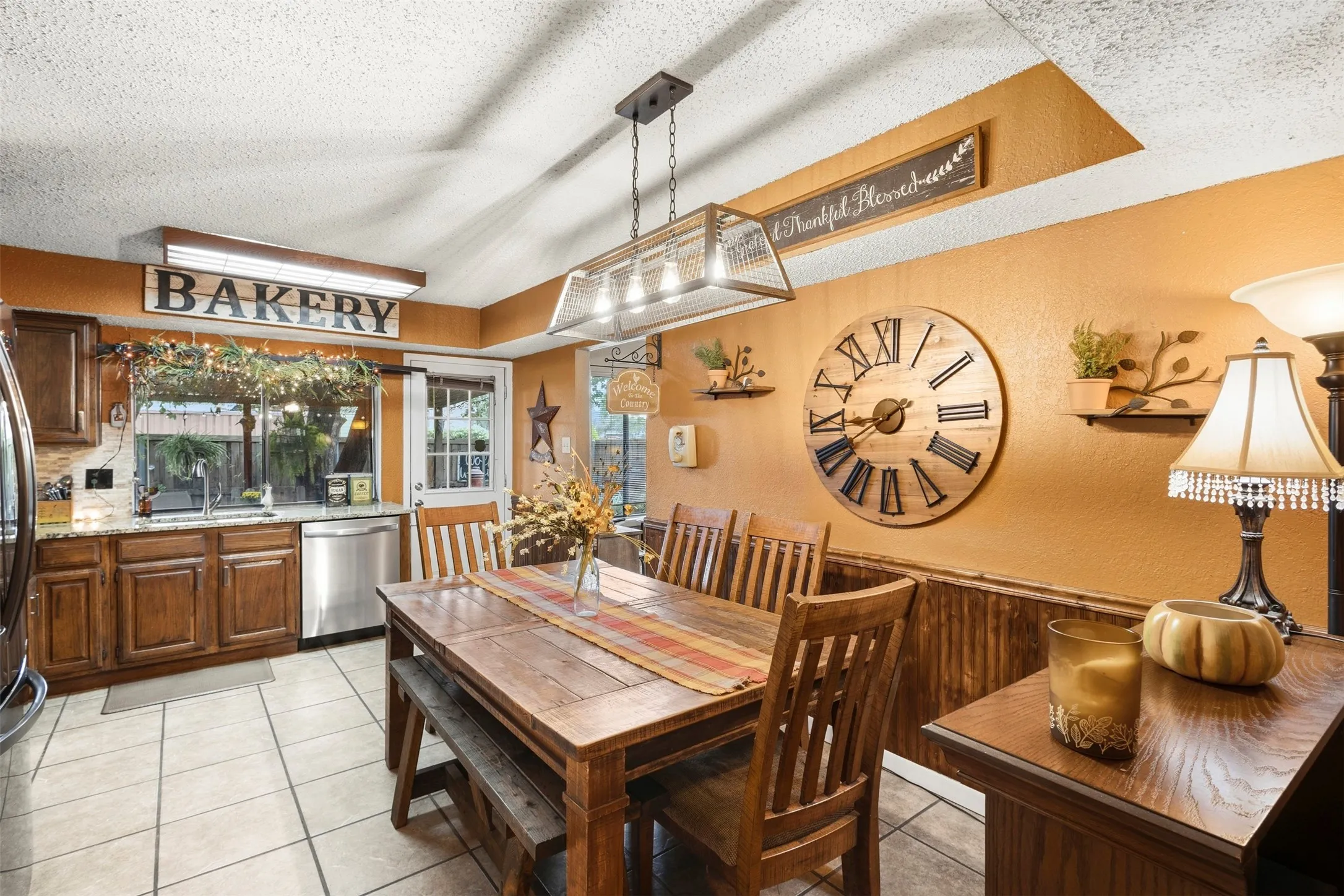 Single Family Residence For Sale in Dallas County , 1700 Culberson Drive, Mesquite, Texas 75150, 3 Bedroom, 2 Bathroom, 2 Garage spaces, 1,503 Sqft, built in 1982, mls#21402168, Real Estate Agent in Mesquite, Homes For Sale in Dallas county, Homes For Sale in Mesquite, Realtor in Mesquite Texas, Real Estate Brokerage Independent Realty Texas, Luminita Cordes Realtor