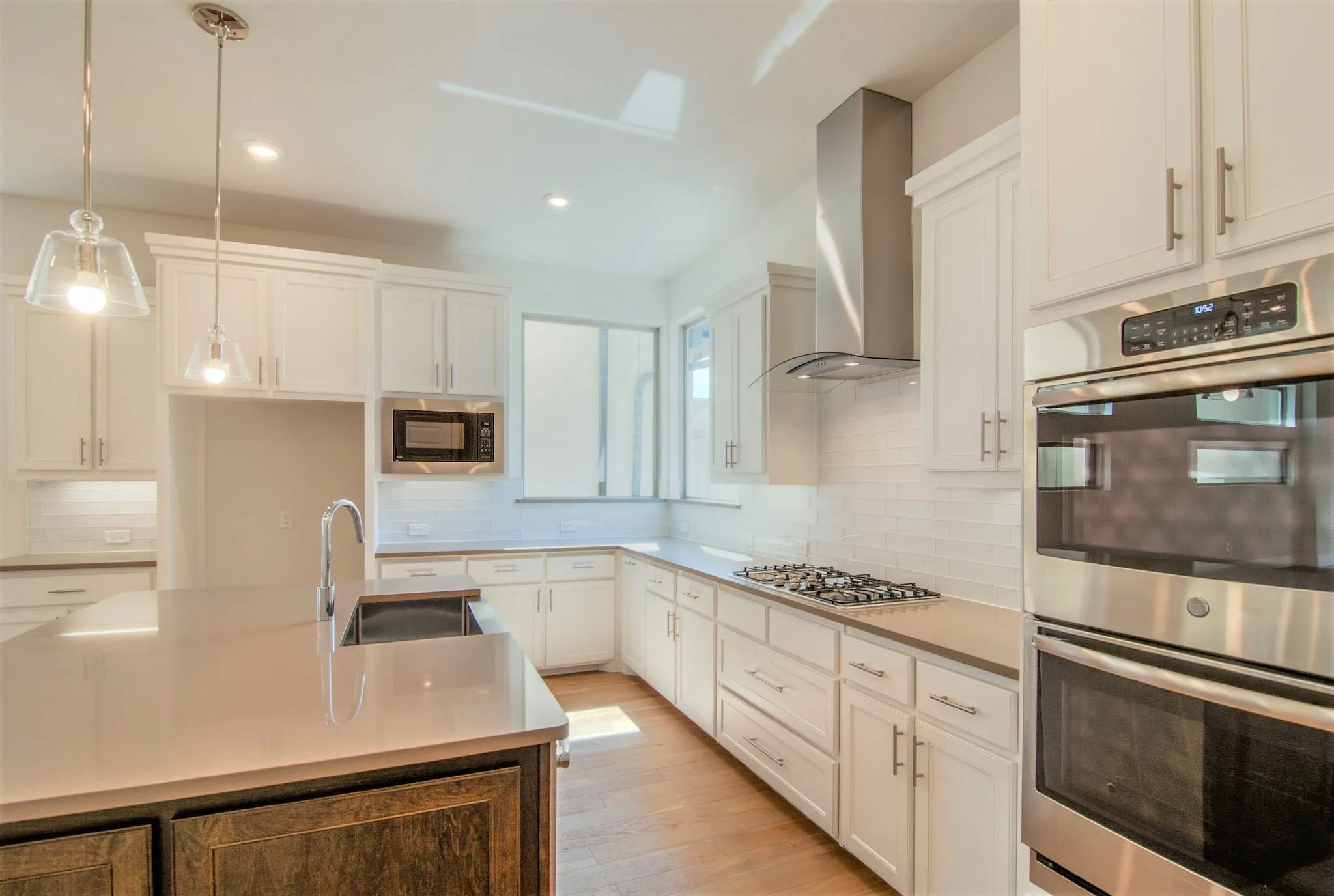 Single Family Residence For Rent in Dallas County , 8221 Folcroft Lane, Dallas, Texas 75231, 3 Bedroom, 4 Bathroom, 2 Garage spaces, 2,389 Sqft, built in 2019, mls#21405200, Real Estate Agent in Dallas, Homes For Rent in Dallas county, Homes For Rent in Dallas, Realtor in Dallas Texas, Real Estate Brokerage Independent Realty Texas, Luminita Cordes Realtor