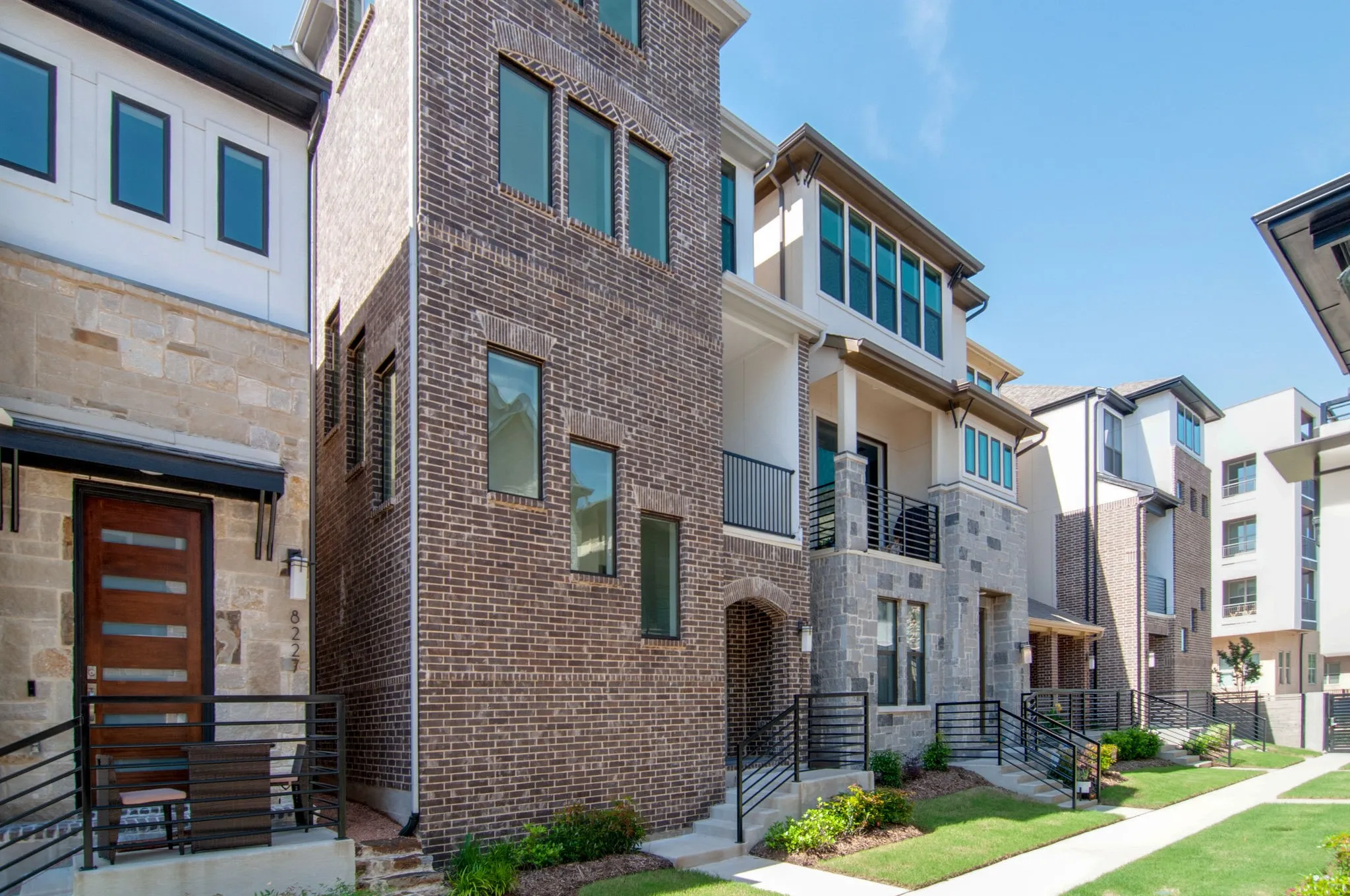 Single Family Residence For Rent in Dallas County , 8221 Folcroft Lane, Dallas, Texas 75231, 3 Bedroom, 4 Bathroom, 2 Garage spaces, 2,389 Sqft, built in 2019, mls#21405200, Real Estate Agent in Dallas, Homes For Rent in Dallas county, Homes For Rent in Dallas, Realtor in Dallas Texas, Real Estate Brokerage Independent Realty Texas, Luminita Cordes Realtor