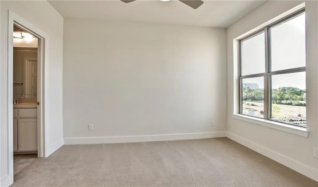Single Family Residence For Rent in Dallas County , 8221 Folcroft Lane, Dallas, Texas 75231, 3 Bedroom, 4 Bathroom, 2 Garage spaces, 2,389 Sqft, built in 2019, mls#21405200, Real Estate Agent in Dallas, Homes For Rent in Dallas county, Homes For Rent in Dallas, Realtor in Dallas Texas, Real Estate Brokerage Independent Realty Texas, Luminita Cordes Realtor
