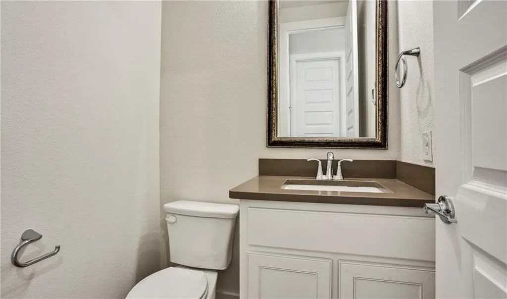 Single Family Residence For Rent in Dallas County , 8221 Folcroft Lane, Dallas, Texas 75231, 3 Bedroom, 4 Bathroom, 2 Garage spaces, 2,389 Sqft, built in 2019, mls#21405200, Real Estate Agent in Dallas, Homes For Rent in Dallas county, Homes For Rent in Dallas, Realtor in Dallas Texas, Real Estate Brokerage Independent Realty Texas, Luminita Cordes Realtor