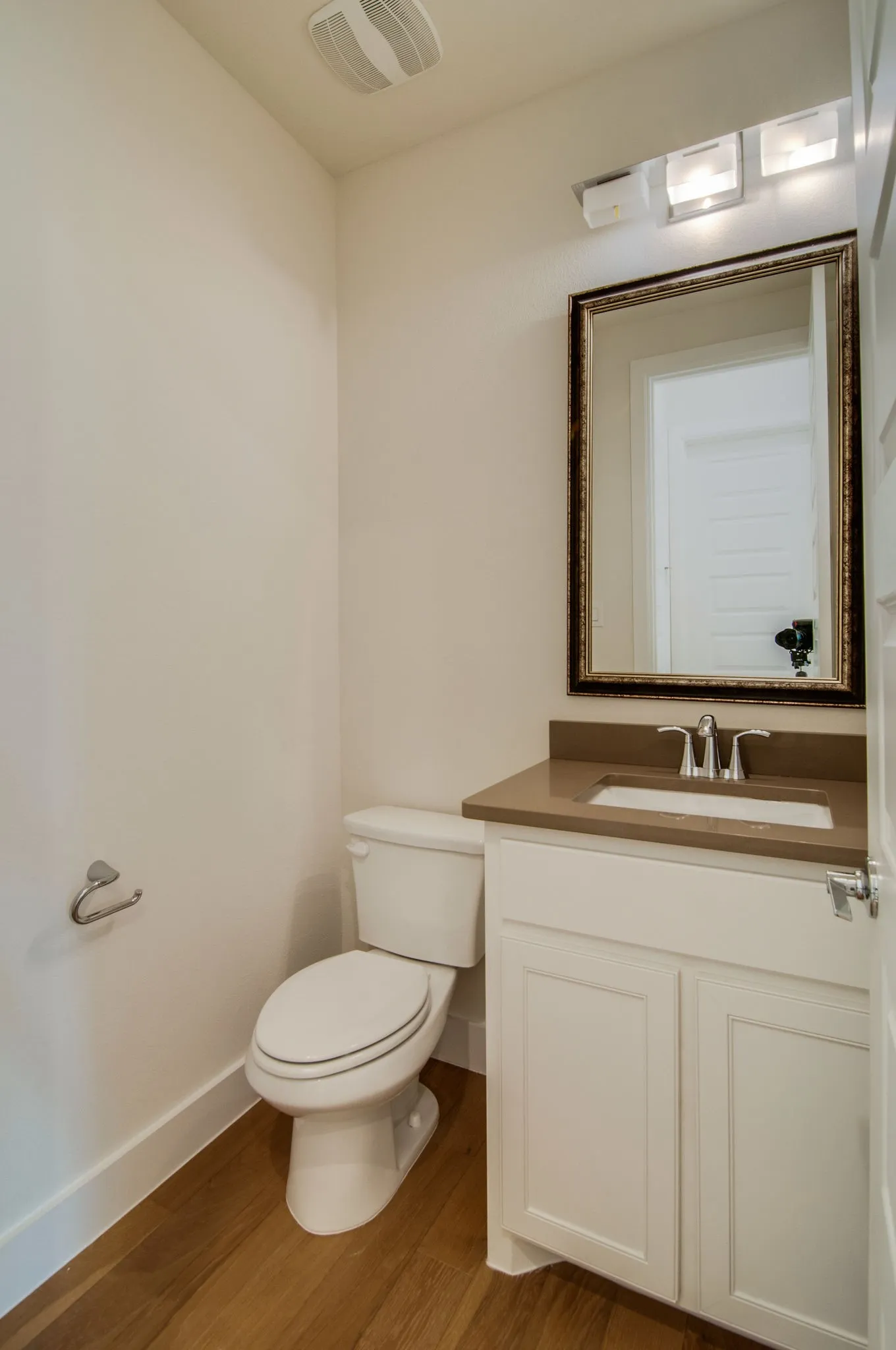 Single Family Residence For Rent in Dallas County , 8221 Folcroft Lane, Dallas, Texas 75231, 3 Bedroom, 4 Bathroom, 2 Garage spaces, 2,389 Sqft, built in 2019, mls#21405200, Real Estate Agent in Dallas, Homes For Rent in Dallas county, Homes For Rent in Dallas, Realtor in Dallas Texas, Real Estate Brokerage Independent Realty Texas, Luminita Cordes Realtor