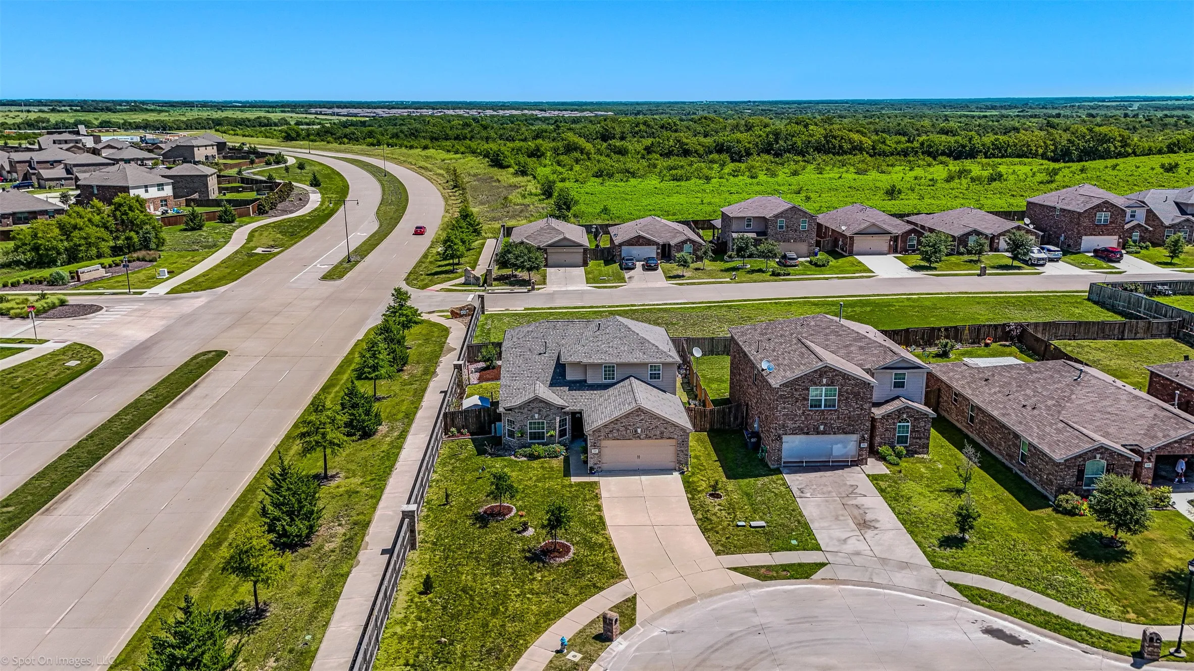 Single Family Residence For Sale in Kaufman County , 9460 Plum Court, Forney, Texas 75126, 4 Bedroom, 3 Bathroom, 2 Garage spaces, 2,235 Sqft, built in 2017, mls#21405131, Real Estate Agent in Forney, Homes For Sale in Kaufman county, Homes For Sale in Forney, Realtor in Forney Texas, Real Estate Brokerage Independent Realty Texas, Luminita Cordes Realtor