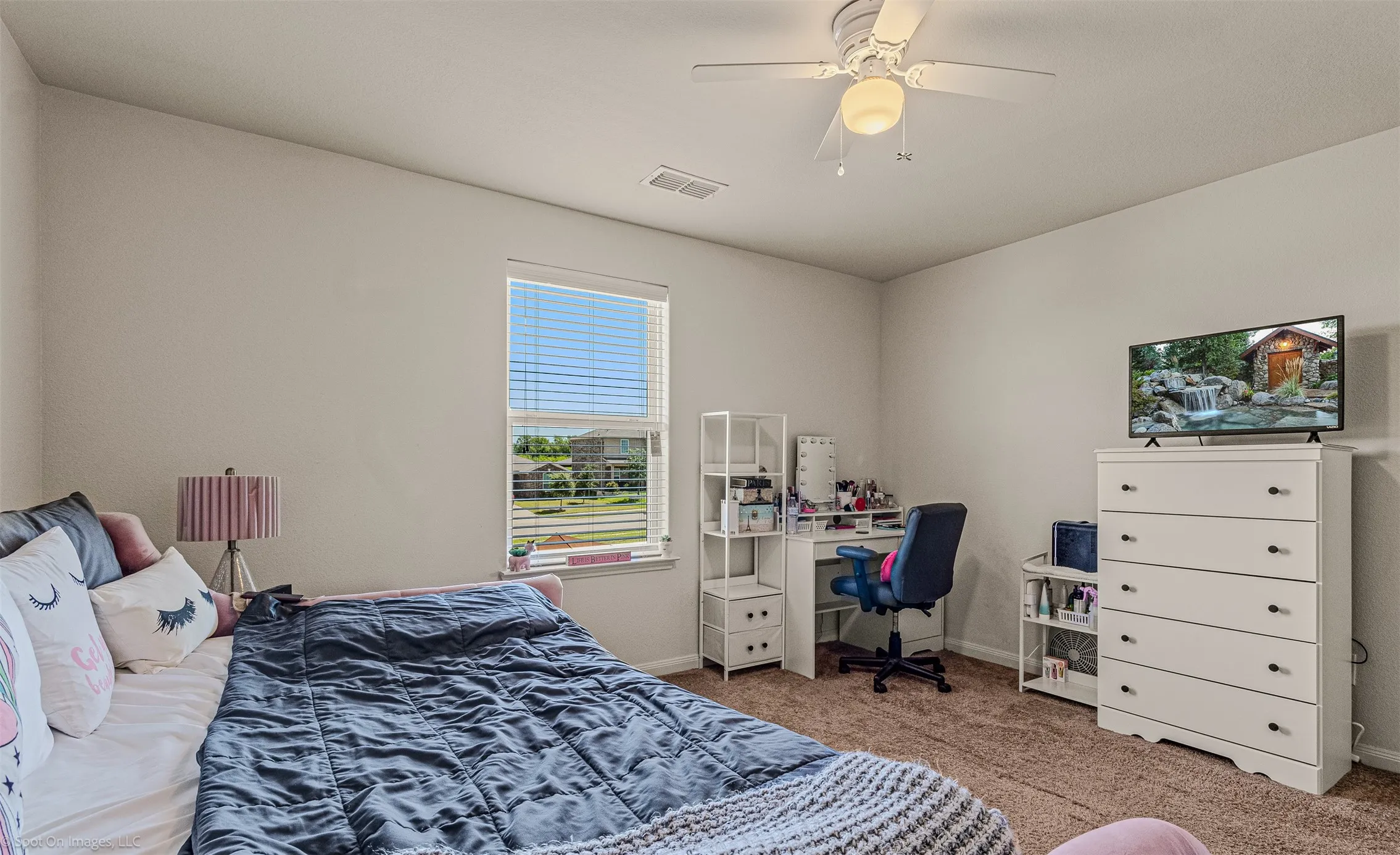 Single Family Residence For Sale in Kaufman County , 9460 Plum Court, Forney, Texas 75126, 4 Bedroom, 3 Bathroom, 2 Garage spaces, 2,235 Sqft, built in 2017, mls#21405131, Real Estate Agent in Forney, Homes For Sale in Kaufman county, Homes For Sale in Forney, Realtor in Forney Texas, Real Estate Brokerage Independent Realty Texas, Luminita Cordes Realtor