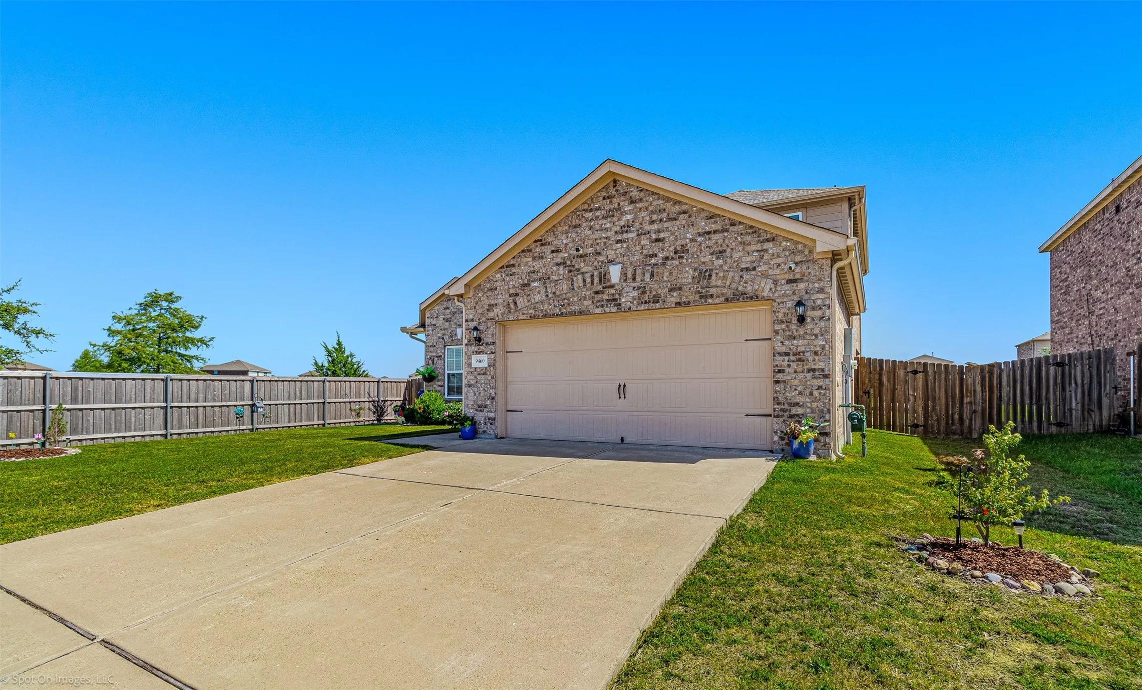 Single Family Residence For Sale in Kaufman County , 9460 Plum Court, Forney, Texas 75126, 4 Bedroom, 3 Bathroom, 2 Garage spaces, 2,235 Sqft, built in 2017, mls#21405131, Real Estate Agent in Forney, Homes For Sale in Kaufman county, Homes For Sale in Forney, Realtor in Forney Texas, Real Estate Brokerage Independent Realty Texas, Luminita Cordes Realtor