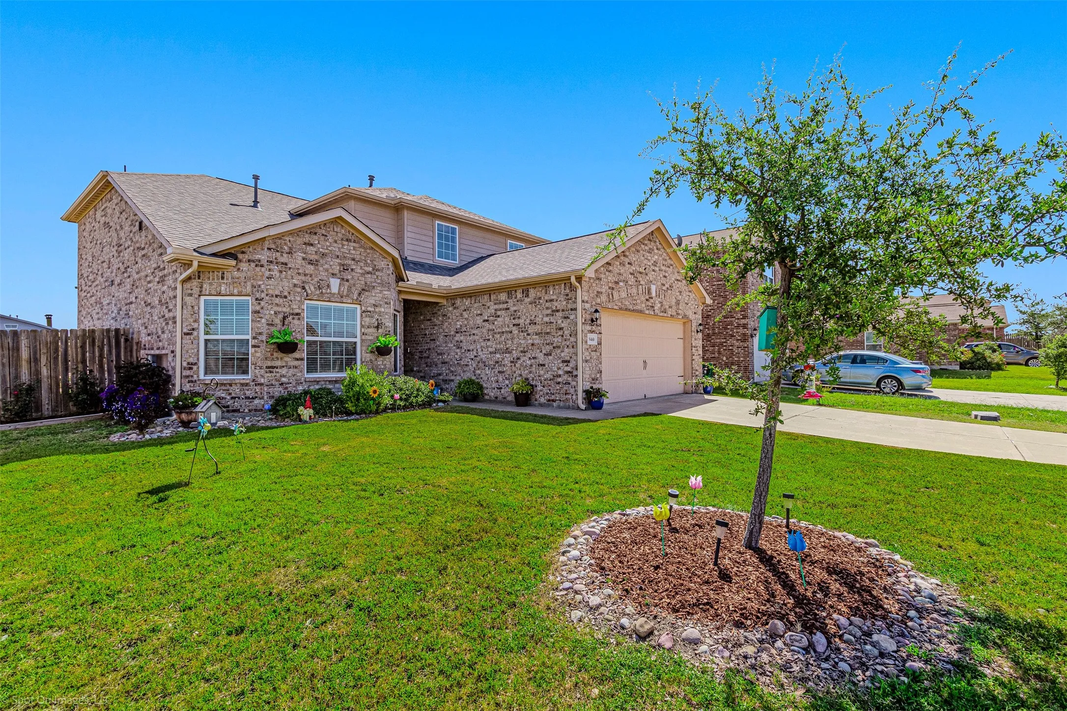 Single Family Residence For Sale in Kaufman County , 9460 Plum Court, Forney, Texas 75126, 4 Bedroom, 3 Bathroom, 2 Garage spaces, 2,235 Sqft, built in 2017, mls#21405131, Real Estate Agent in Forney, Homes For Sale in Kaufman county, Homes For Sale in Forney, Realtor in Forney Texas, Real Estate Brokerage Independent Realty Texas, Luminita Cordes Realtor