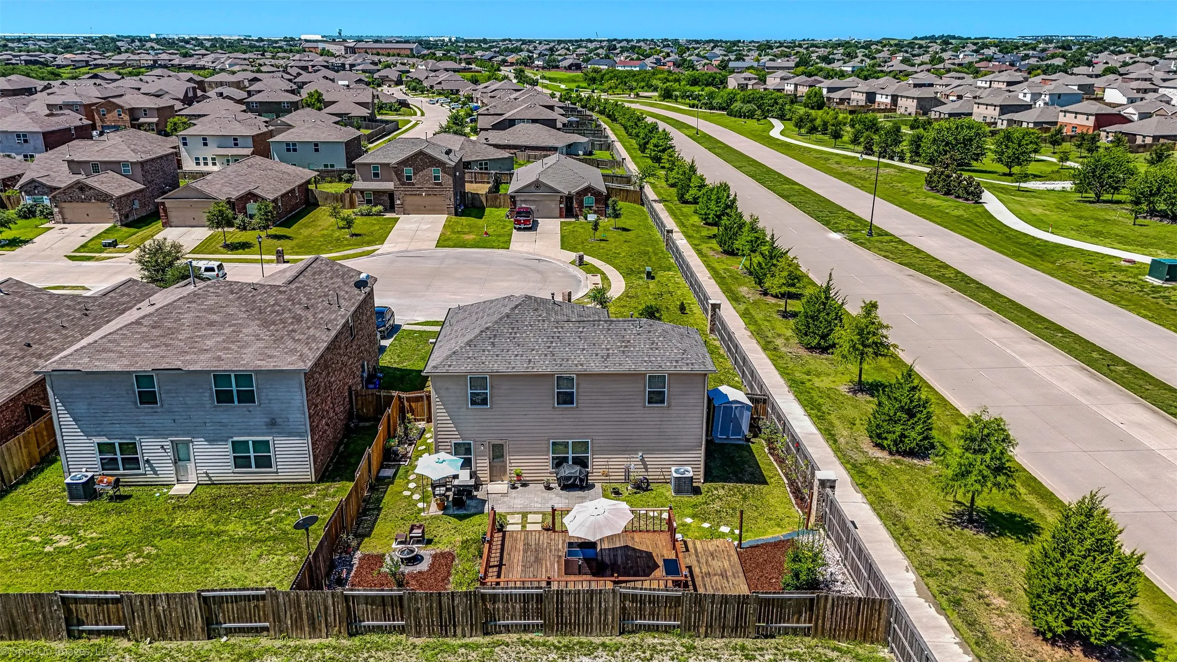 Single Family Residence For Sale in Kaufman County , 9460 Plum Court, Forney, Texas 75126, 4 Bedroom, 3 Bathroom, 2 Garage spaces, 2,235 Sqft, built in 2017, mls#21405131, Real Estate Agent in Forney, Homes For Sale in Kaufman county, Homes For Sale in Forney, Realtor in Forney Texas, Real Estate Brokerage Independent Realty Texas, Luminita Cordes Realtor
