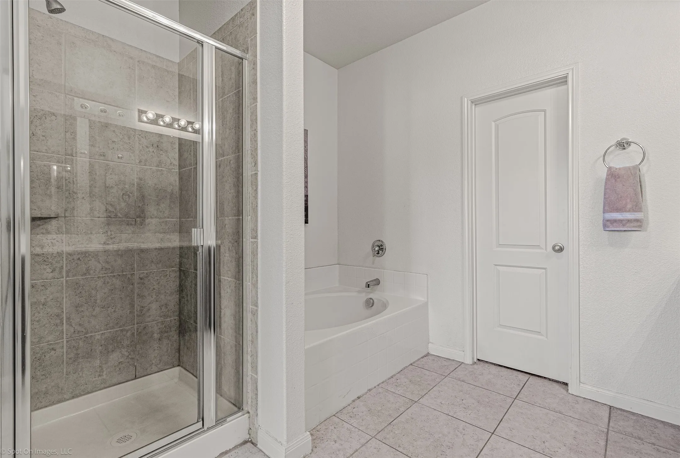 Single Family Residence For Sale in Kaufman County , 9460 Plum Court, Forney, Texas 75126, 4 Bedroom, 3 Bathroom, 2 Garage spaces, 2,235 Sqft, built in 2017, mls#21405131, Real Estate Agent in Forney, Homes For Sale in Kaufman county, Homes For Sale in Forney, Realtor in Forney Texas, Real Estate Brokerage Independent Realty Texas, Luminita Cordes Realtor