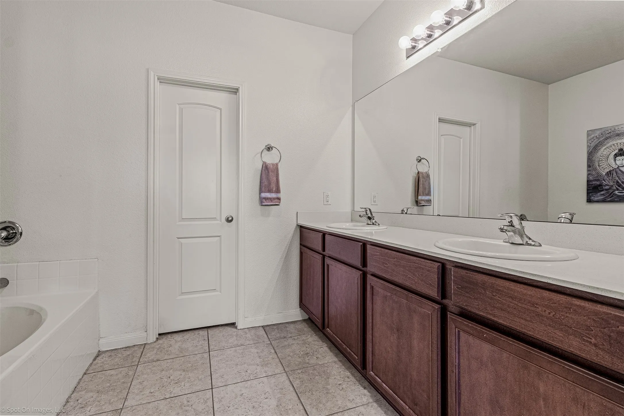 Single Family Residence For Sale in Kaufman County , 9460 Plum Court, Forney, Texas 75126, 4 Bedroom, 3 Bathroom, 2 Garage spaces, 2,235 Sqft, built in 2017, mls#21405131, Real Estate Agent in Forney, Homes For Sale in Kaufman county, Homes For Sale in Forney, Realtor in Forney Texas, Real Estate Brokerage Independent Realty Texas, Luminita Cordes Realtor
