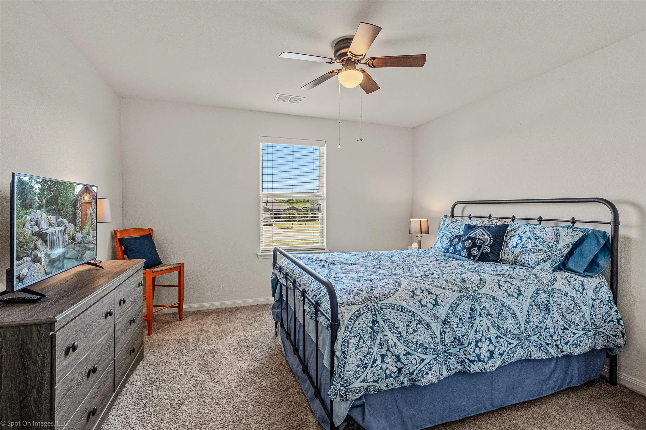 Single Family Residence For Sale in Kaufman County , 9460 Plum Court, Forney, Texas 75126, 4 Bedroom, 3 Bathroom, 2 Garage spaces, 2,235 Sqft, built in 2017, mls#21405131, Real Estate Agent in Forney, Homes For Sale in Kaufman county, Homes For Sale in Forney, Realtor in Forney Texas, Real Estate Brokerage Independent Realty Texas, Luminita Cordes Realtor