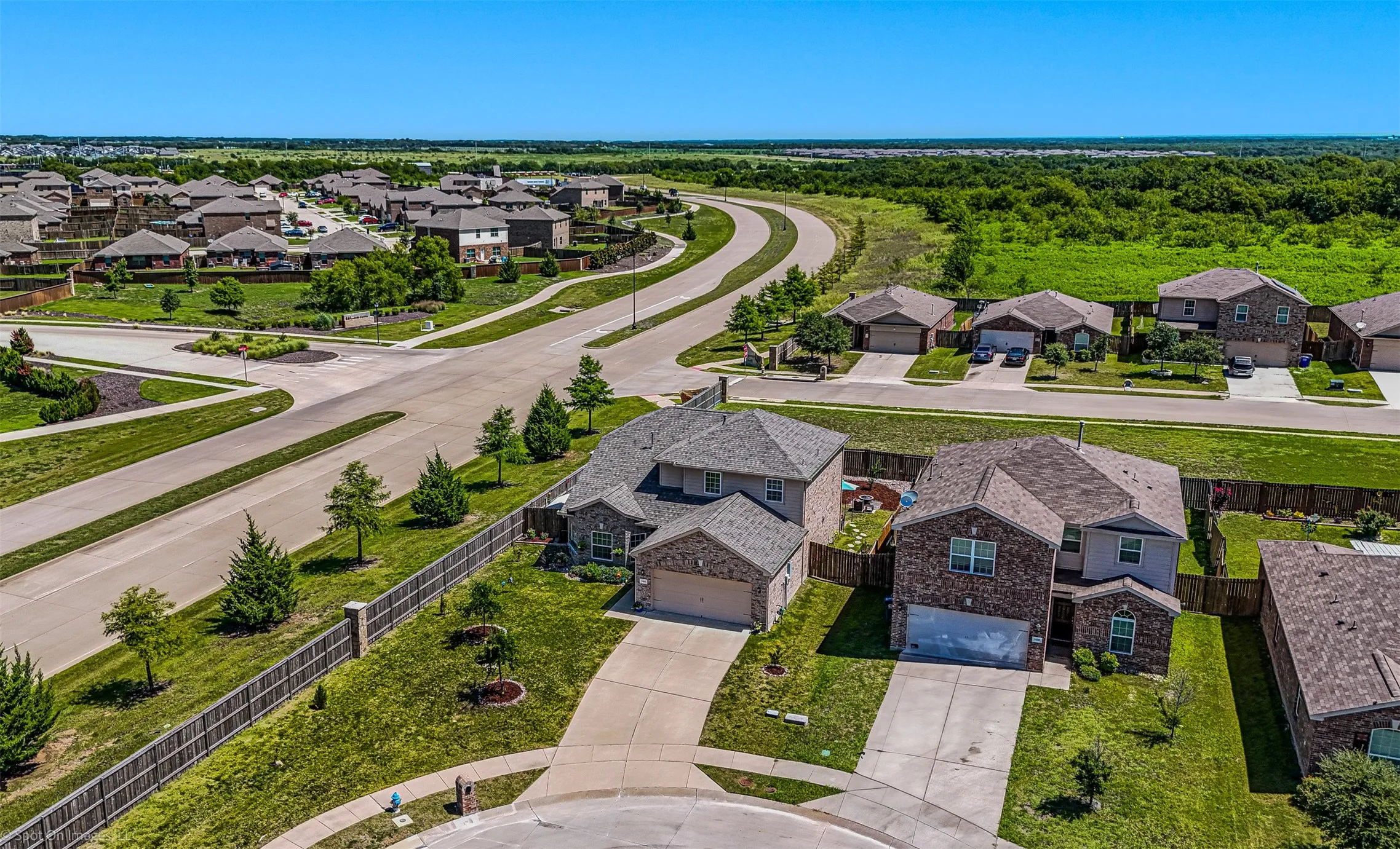 Single Family Residence For Sale in Kaufman County , 9460 Plum Court, Forney, Texas 75126, 4 Bedroom, 3 Bathroom, 2 Garage spaces, 2,235 Sqft, built in 2017, mls#21405131, Real Estate Agent in Forney, Homes For Sale in Kaufman county, Homes For Sale in Forney, Realtor in Forney Texas, Real Estate Brokerage Independent Realty Texas, Luminita Cordes Realtor
