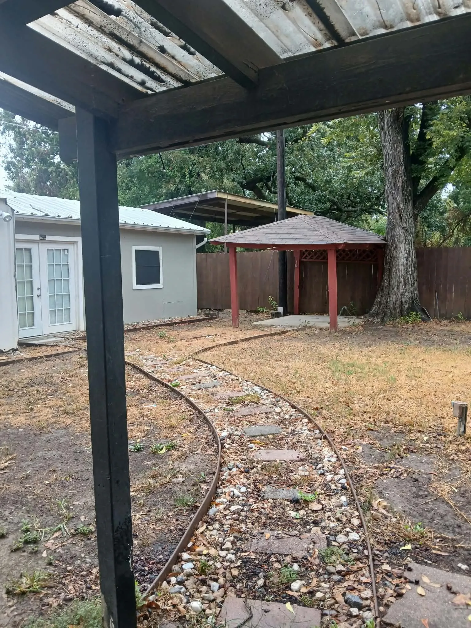 Single Family Residence For Sale in Dallas County , 1111 Hickory Street, Irving, Texas 75060, 3 Bedroom, 3 Bathroom, 2 Garage spaces, 1,494 Sqft, built in 1964, mls#21403685, Real Estate Agent in Irving, Homes For Sale in Dallas county, Homes For Sale in Irving, Realtor in Irving Texas, Real Estate Brokerage Independent Realty Texas, Luminita Cordes Realtor