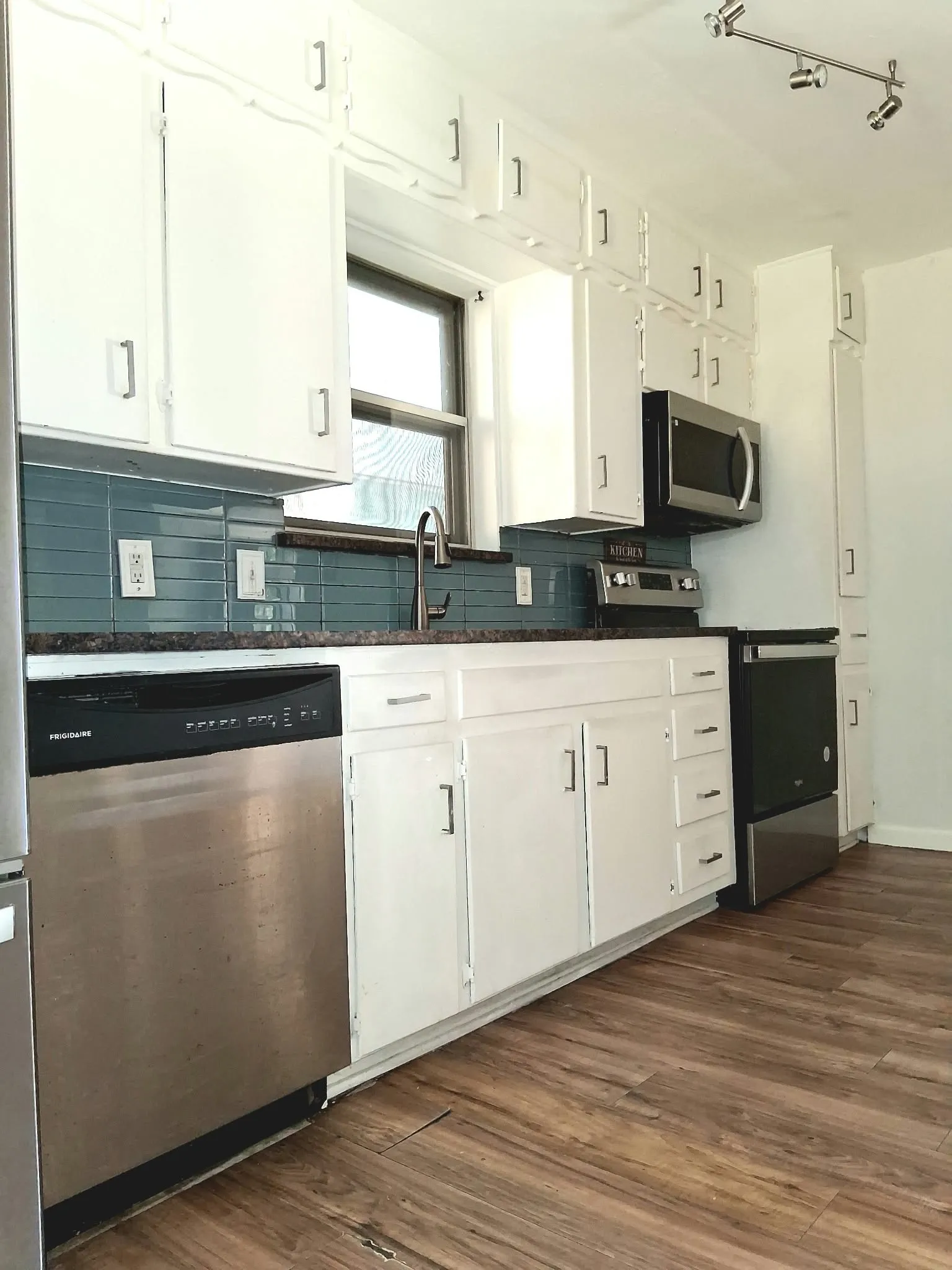 Single Family Residence For Sale in Dallas County , 1111 Hickory Street, Irving, Texas 75060, 3 Bedroom, 3 Bathroom, 2 Garage spaces, 1,494 Sqft, built in 1964, mls#21403685, Real Estate Agent in Irving, Homes For Sale in Dallas county, Homes For Sale in Irving, Realtor in Irving Texas, Real Estate Brokerage Independent Realty Texas, Luminita Cordes Realtor