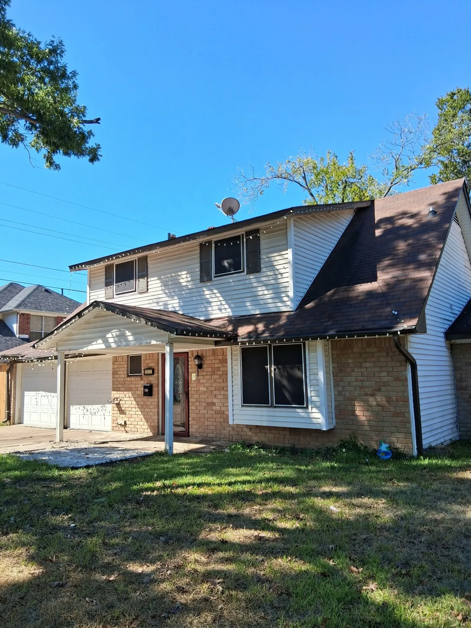 Single Family Residence For Sale in Dallas County , 1111 Hickory Street, Irving, Texas 75060, 3 Bedroom, 3 Bathroom, 2 Garage spaces, 1,494 Sqft, built in 1964, mls#21403685, Real Estate Agent in Irving, Homes For Sale in Dallas county, Homes For Sale in Irving, Realtor in Irving Texas, Real Estate Brokerage Independent Realty Texas, Luminita Cordes Realtor