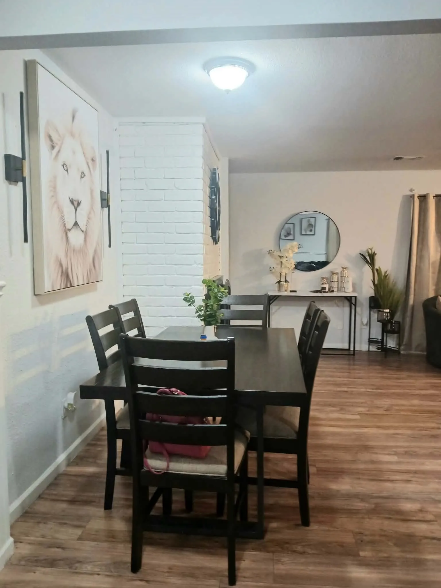 Single Family Residence For Sale in Dallas County , 1111 Hickory Street, Irving, Texas 75060, 3 Bedroom, 3 Bathroom, 2 Garage spaces, 1,494 Sqft, built in 1964, mls#21403685, Real Estate Agent in Irving, Homes For Sale in Dallas county, Homes For Sale in Irving, Realtor in Irving Texas, Real Estate Brokerage Independent Realty Texas, Luminita Cordes Realtor