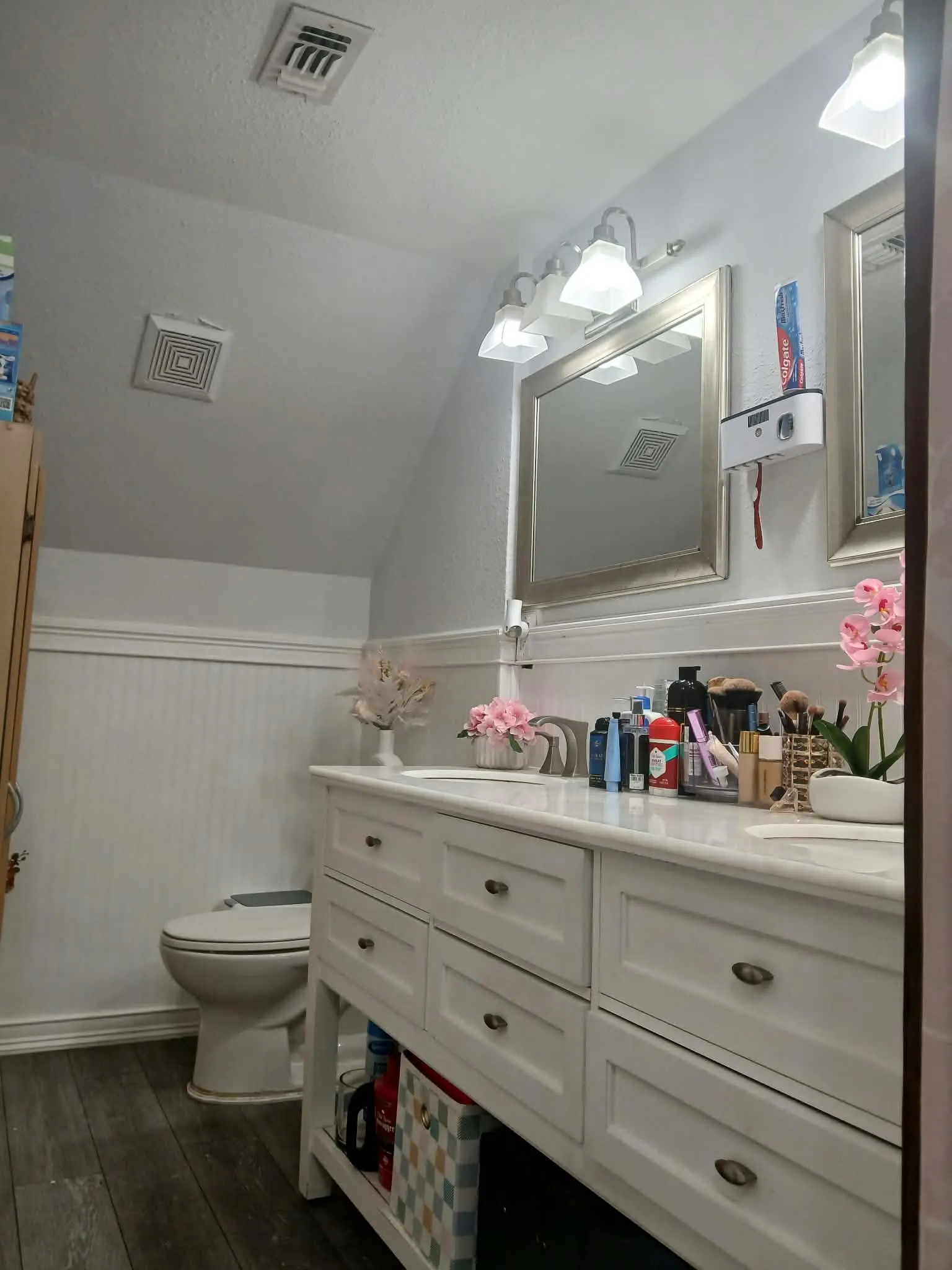 Single Family Residence For Sale in Dallas County , 1111 Hickory Street, Irving, Texas 75060, 3 Bedroom, 3 Bathroom, 2 Garage spaces, 1,494 Sqft, built in 1964, mls#21403685, Real Estate Agent in Irving, Homes For Sale in Dallas county, Homes For Sale in Irving, Realtor in Irving Texas, Real Estate Brokerage Independent Realty Texas, Luminita Cordes Realtor
