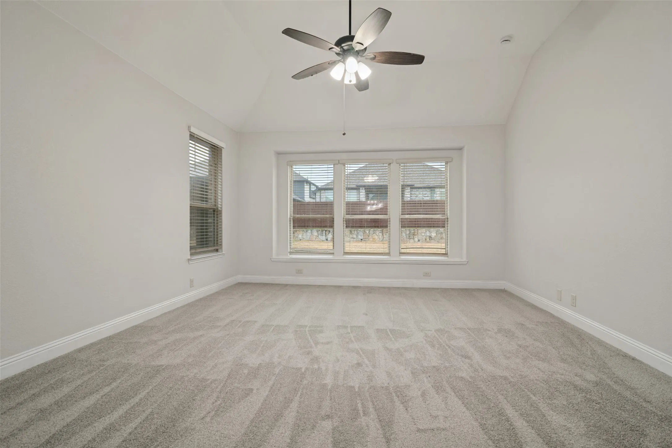Single Family Residence For Sale in Kaufman County , 1814 Huntsman Way, Heath, Texas 75126, 4 Bedroom, 4 Bathroom, 3 Garage spaces, 3,927 Sqft, built in 2018, mls#21401660, Real Estate Agent in Heath, Homes For Sale in Kaufman county, Homes For Sale in Heath, Realtor in Heath Texas, Real Estate Brokerage Independent Realty Texas, Luminita Cordes Realtor