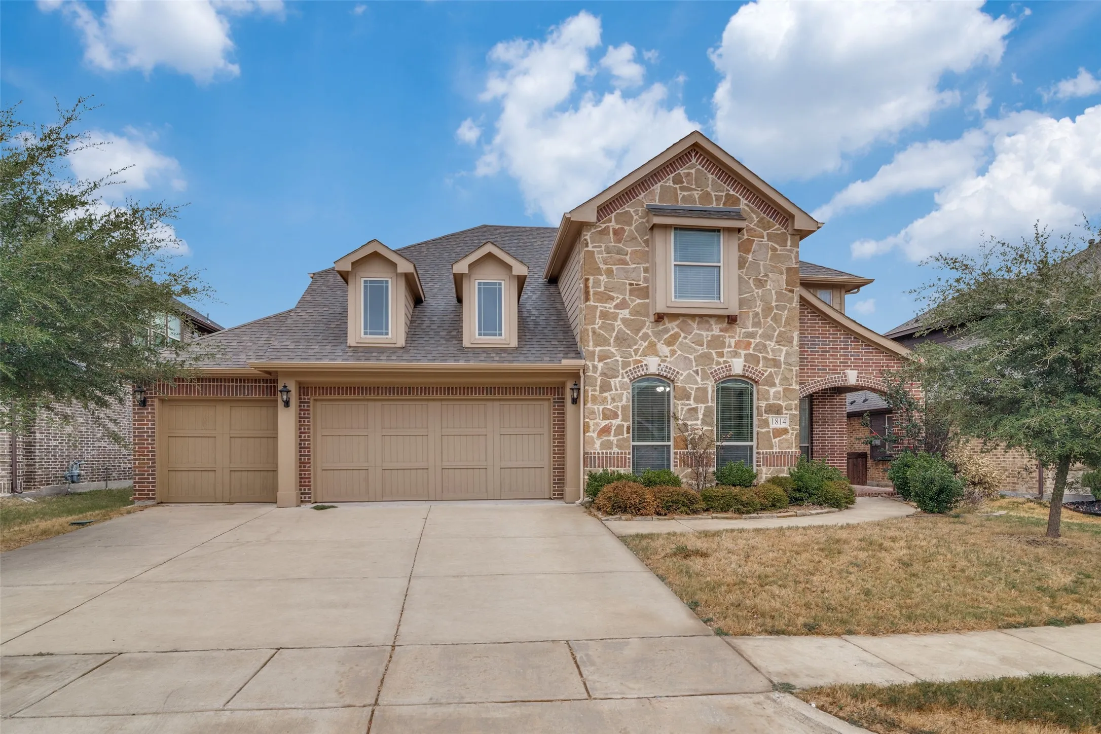 Single Family Residence For Sale in Kaufman County , 1814 Huntsman Way, Heath, Texas 75126, 4 Bedroom, 4 Bathroom, 3 Garage spaces, 3,927 Sqft, built in 2018, mls#21401660, Real Estate Agent in Heath, Homes For Sale in Kaufman county, Homes For Sale in Heath, Realtor in Heath Texas, Real Estate Brokerage Independent Realty Texas, Luminita Cordes Realtor