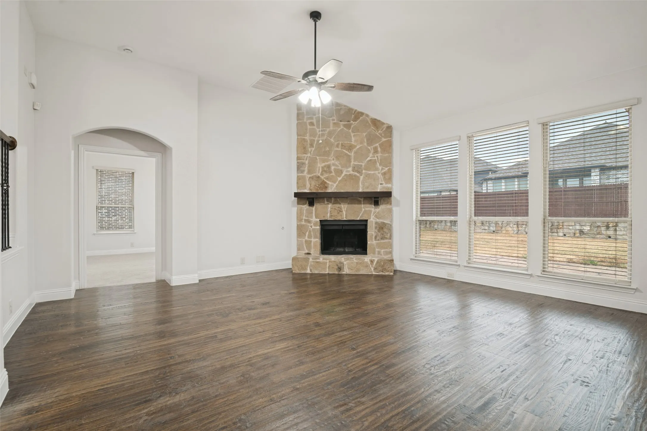 Single Family Residence For Sale in Kaufman County , 1814 Huntsman Way, Heath, Texas 75126, 4 Bedroom, 4 Bathroom, 3 Garage spaces, 3,927 Sqft, built in 2018, mls#21401660, Real Estate Agent in Heath, Homes For Sale in Kaufman county, Homes For Sale in Heath, Realtor in Heath Texas, Real Estate Brokerage Independent Realty Texas, Luminita Cordes Realtor