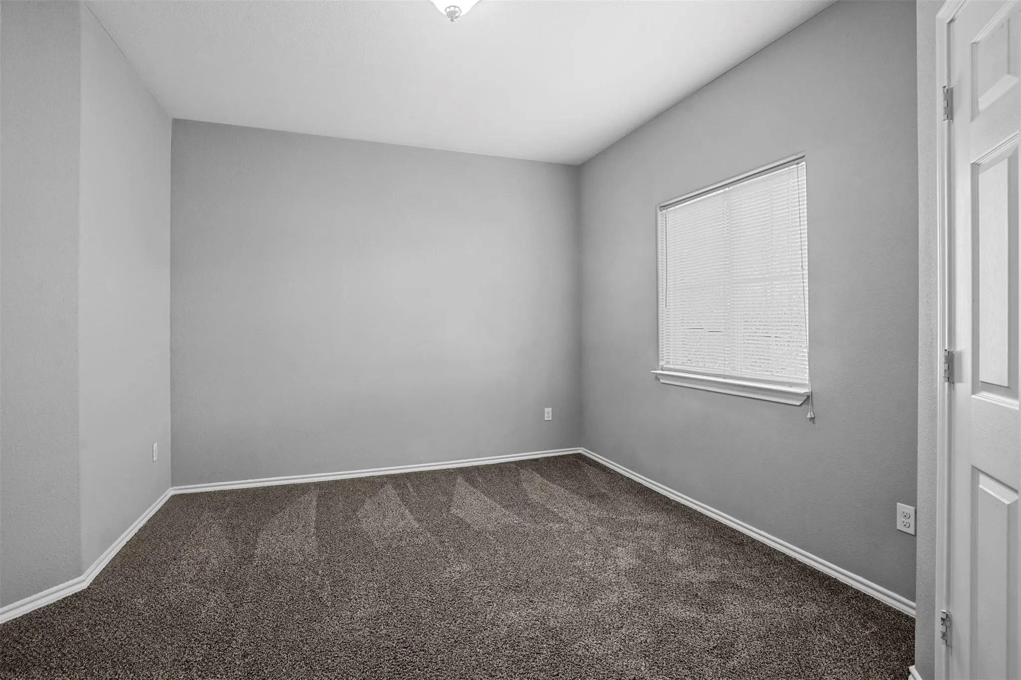 Apartment For Rent in Denton County , 612 Meadow View Court 101, Denton, Texas 76207, 3 Bedroom, 2 Bathroom, Garage spaces, 1,150 Sqft, built in 2017, mls#21405215, Real Estate Agent in Denton, Homes For Rent in Denton county, Homes For Rent in Denton, Realtor in Denton Texas, Real Estate Brokerage Independent Realty Texas, Luminita Cordes Realtor