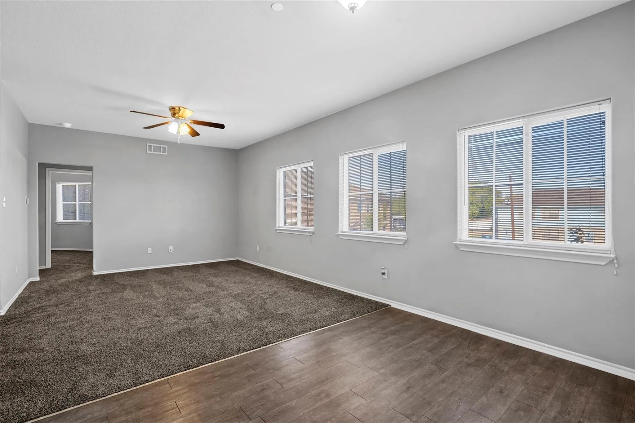 Apartment For Rent in Denton County , 612 Meadow View Court 101, Denton, Texas 76207, 3 Bedroom, 2 Bathroom, Garage spaces, 1,150 Sqft, built in 2017, mls#21405215, Real Estate Agent in Denton, Homes For Rent in Denton county, Homes For Rent in Denton, Realtor in Denton Texas, Real Estate Brokerage Independent Realty Texas, Luminita Cordes Realtor