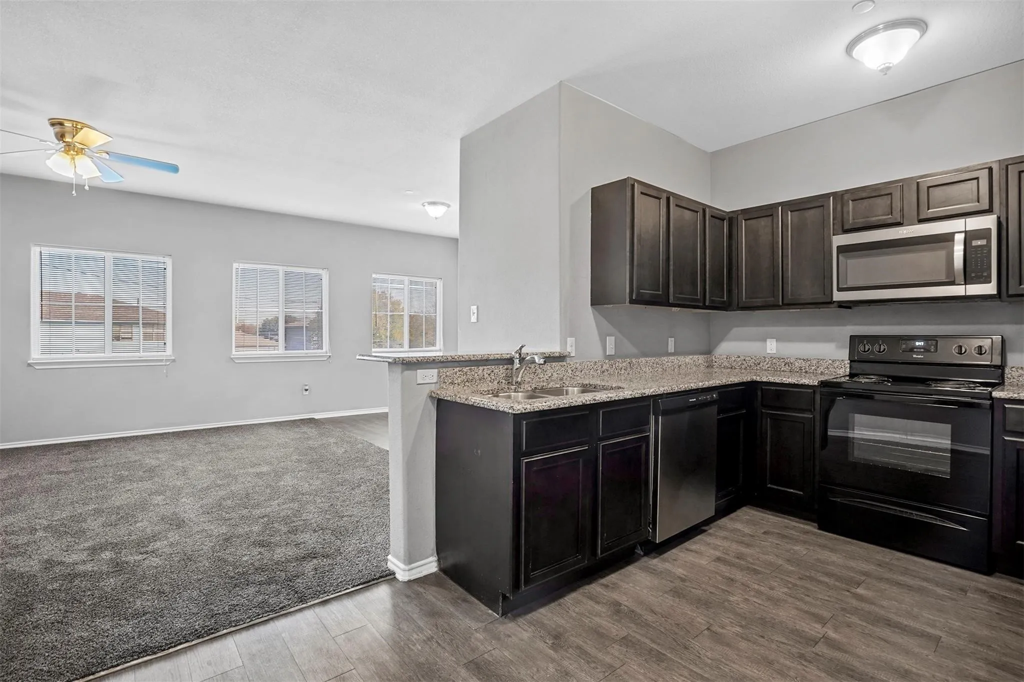 Apartment For Rent in Denton County , 612 Meadow View Court 101, Denton, Texas 76207, 3 Bedroom, 2 Bathroom, Garage spaces, 1,150 Sqft, built in 2017, mls#21405215, Real Estate Agent in Denton, Homes For Rent in Denton county, Homes For Rent in Denton, Realtor in Denton Texas, Real Estate Brokerage Independent Realty Texas, Luminita Cordes Realtor