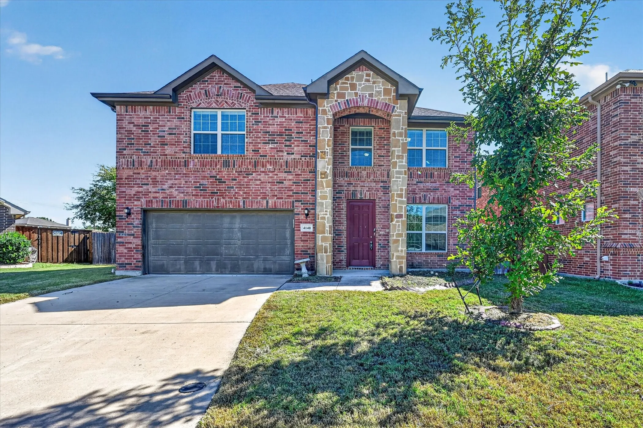 Single Family Residence For Rent in Tarrant County , 4140 Glen Abbey Drive, Fort Worth, Texas 76036, 3 Bedroom, 3 Bathroom, 2 Garage spaces, 2,655 Sqft, built in 2017, mls#21405192, Real Estate Agent in Fort Worth, Homes For Rent in Tarrant county, Homes For Rent in Fort Worth, Realtor in Fort Worth Texas, Real Estate Brokerage Independent Realty Texas, Luminita Cordes Realtor