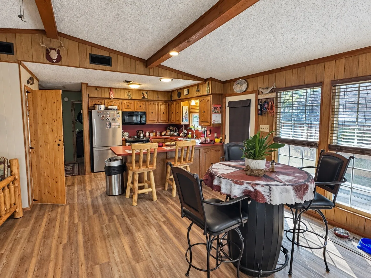 Single Family Residence For Sale in Wood County , 1048 Holly Trail, Holly Lake Ranch, Texas 75765, 2 Bedroom, 1 Bathroom, Garage spaces, 984 Sqft, built in 2005, mls#21405219, Real Estate Agent in Holly Lake Ranch, Homes For Sale in Wood county, Homes For Sale in Holly Lake Ranch, Realtor in Holly Lake Ranch Texas, Real Estate Brokerage Independent Realty Texas, Luminita Cordes Realtor