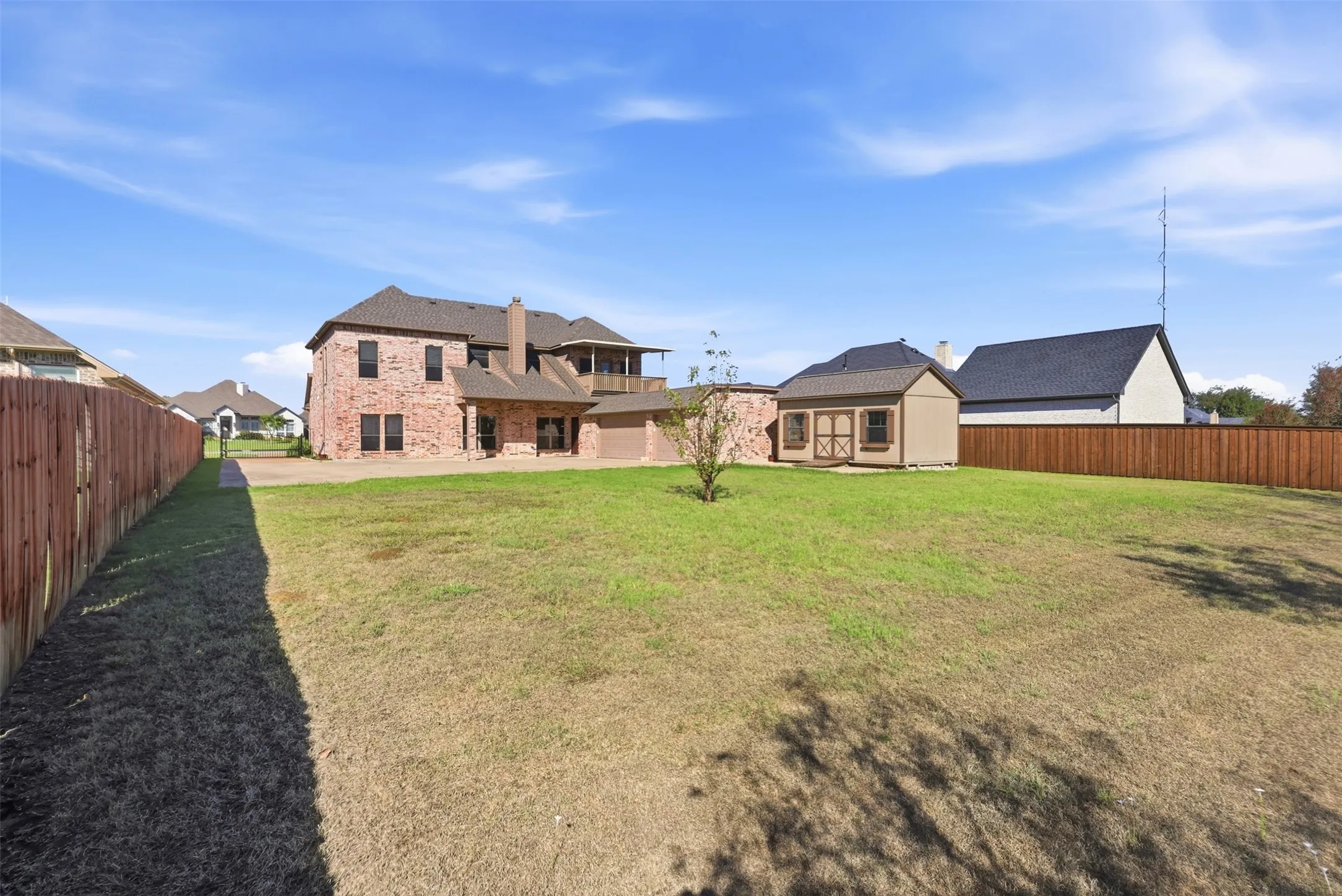 Single Family Residence For Sale in Tarrant County , 1013 Telford Trail, Crowley, Texas 76036, 4 Bedroom, 4 Bathroom, 3 Garage spaces, 4,000 Sqft, built in 2006, mls#21402000, Real Estate Agent in Crowley, Homes For Sale in Tarrant county, Homes For Sale in Crowley, Realtor in Crowley Texas, Real Estate Brokerage Independent Realty Texas, Luminita Cordes Realtor