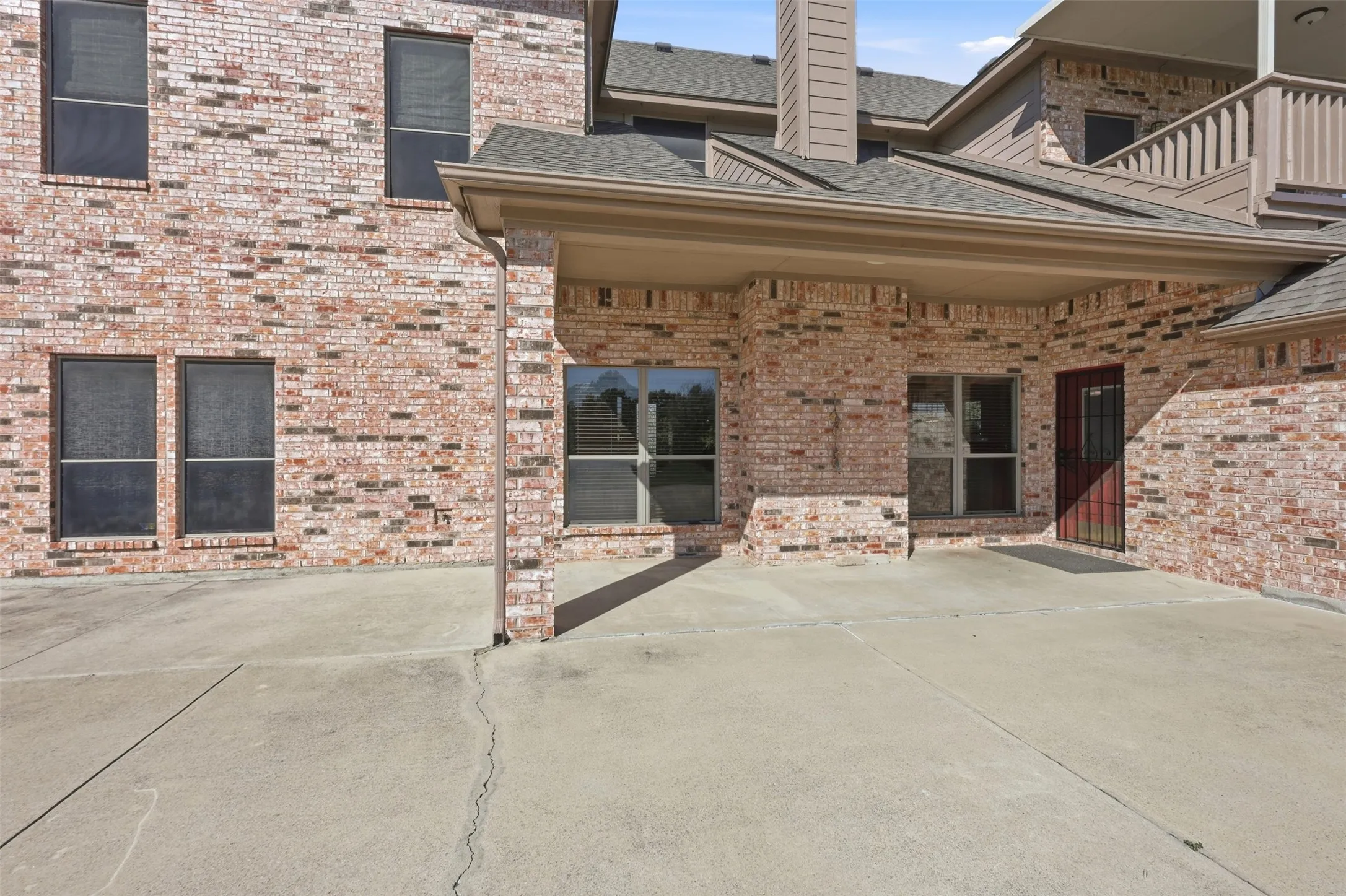 Single Family Residence For Sale in Tarrant County , 1013 Telford Trail, Crowley, Texas 76036, 4 Bedroom, 4 Bathroom, 3 Garage spaces, 4,000 Sqft, built in 2006, mls#21402000, Real Estate Agent in Crowley, Homes For Sale in Tarrant county, Homes For Sale in Crowley, Realtor in Crowley Texas, Real Estate Brokerage Independent Realty Texas, Luminita Cordes Realtor