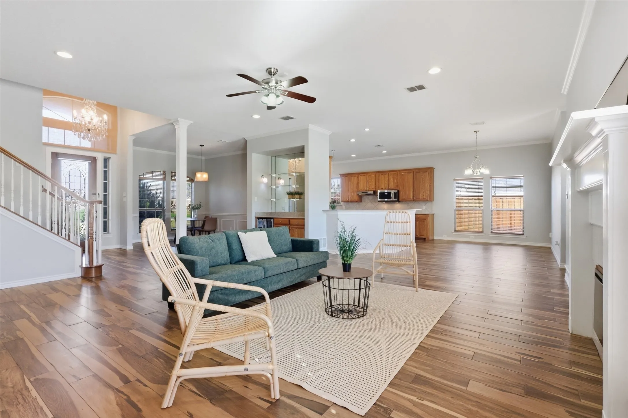 Single Family Residence For Sale in Tarrant County , 1013 Telford Trail, Crowley, Texas 76036, 4 Bedroom, 4 Bathroom, 3 Garage spaces, 4,000 Sqft, built in 2006, mls#21402000, Real Estate Agent in Crowley, Homes For Sale in Tarrant county, Homes For Sale in Crowley, Realtor in Crowley Texas, Real Estate Brokerage Independent Realty Texas, Luminita Cordes Realtor
