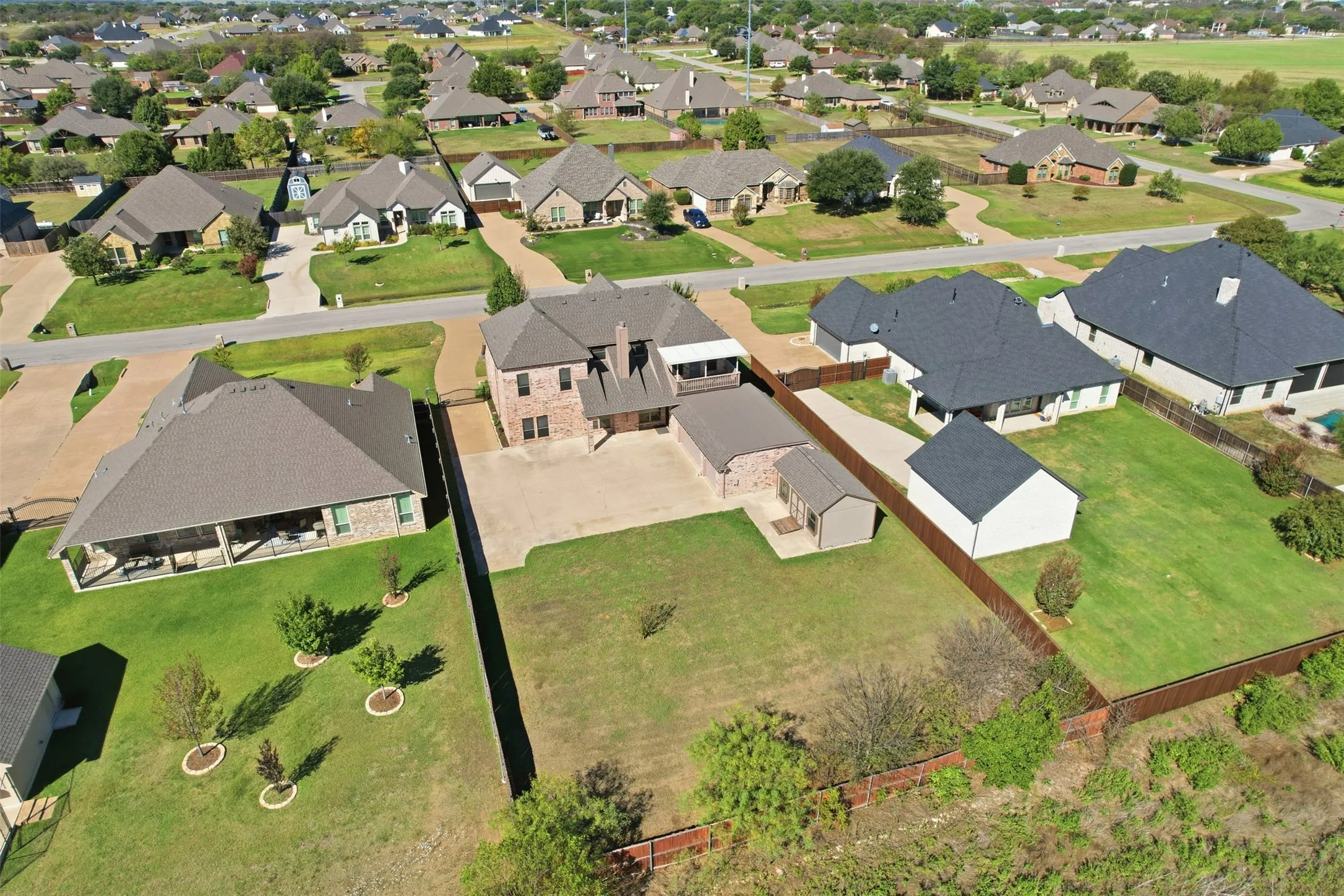 Single Family Residence For Sale in Tarrant County , 1013 Telford Trail, Crowley, Texas 76036, 4 Bedroom, 4 Bathroom, 3 Garage spaces, 4,000 Sqft, built in 2006, mls#21402000, Real Estate Agent in Crowley, Homes For Sale in Tarrant county, Homes For Sale in Crowley, Realtor in Crowley Texas, Real Estate Brokerage Independent Realty Texas, Luminita Cordes Realtor