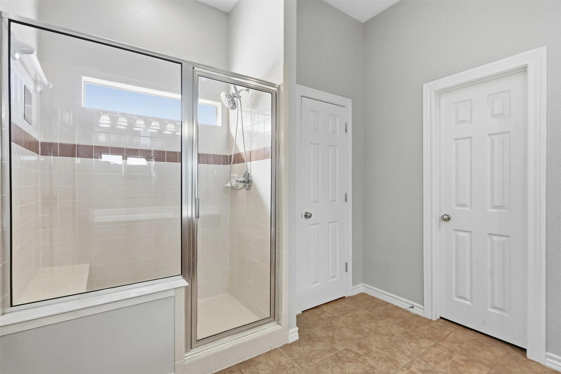 Single Family Residence For Sale in Tarrant County , 1013 Telford Trail, Crowley, Texas 76036, 4 Bedroom, 4 Bathroom, 3 Garage spaces, 4,000 Sqft, built in 2006, mls#21402000, Real Estate Agent in Crowley, Homes For Sale in Tarrant county, Homes For Sale in Crowley, Realtor in Crowley Texas, Real Estate Brokerage Independent Realty Texas, Luminita Cordes Realtor