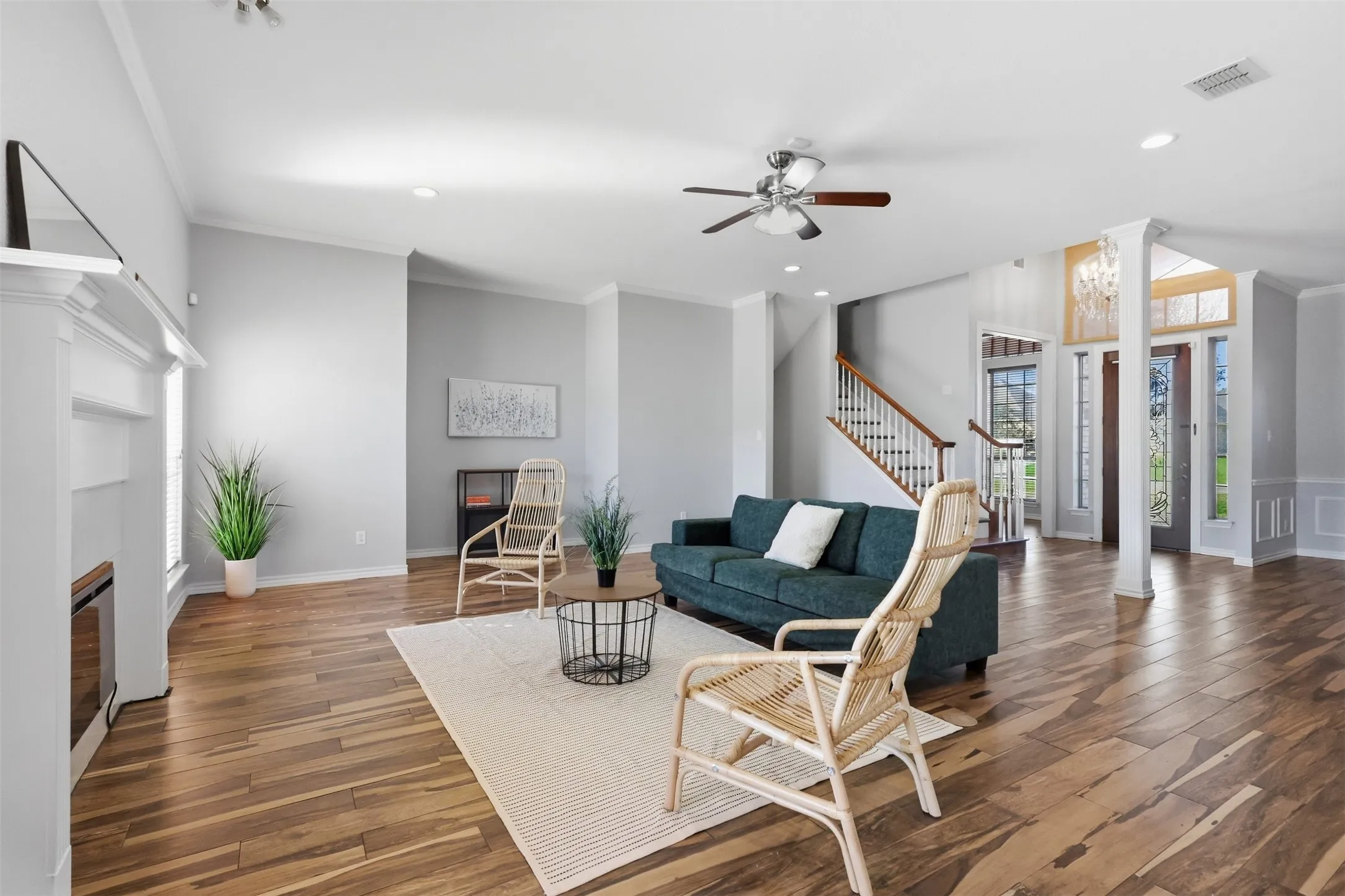 Single Family Residence For Sale in Tarrant County , 1013 Telford Trail, Crowley, Texas 76036, 4 Bedroom, 4 Bathroom, 3 Garage spaces, 4,000 Sqft, built in 2006, mls#21402000, Real Estate Agent in Crowley, Homes For Sale in Tarrant county, Homes For Sale in Crowley, Realtor in Crowley Texas, Real Estate Brokerage Independent Realty Texas, Luminita Cordes Realtor