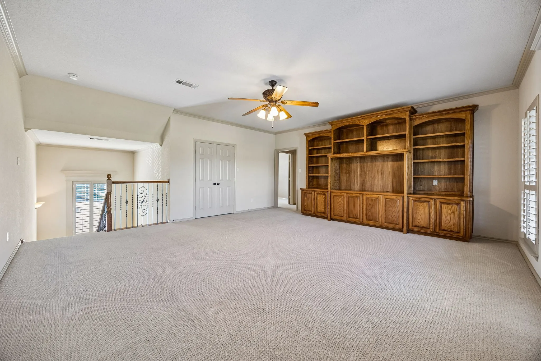 Single Family Residence For Sale in Tarrant County , 837 Thomas Crossing Drive, Fort Worth, Texas 76028, 4 Bedroom, 3 Bathroom, 3 Garage spaces, 3,185 Sqft, built in 2005, mls#21402077, Real Estate Agent in Fort Worth, Homes For Sale in Tarrant county, Homes For Sale in Fort Worth, Realtor in Fort Worth Texas, Real Estate Brokerage Independent Realty Texas, Luminita Cordes Realtor
