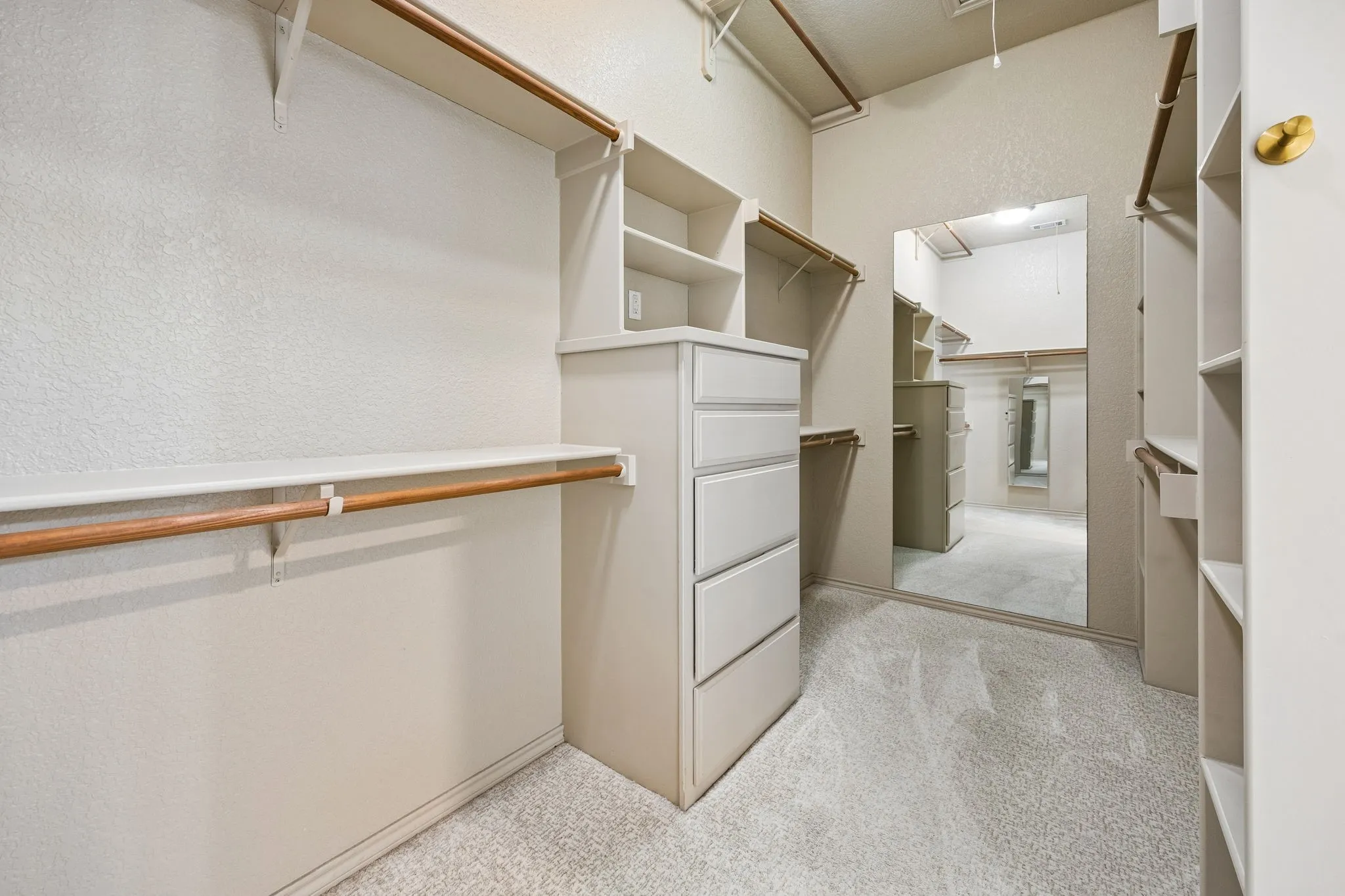 Single Family Residence For Sale in Tarrant County , 837 Thomas Crossing Drive, Fort Worth, Texas 76028, 4 Bedroom, 3 Bathroom, 3 Garage spaces, 3,185 Sqft, built in 2005, mls#21402077, Real Estate Agent in Fort Worth, Homes For Sale in Tarrant county, Homes For Sale in Fort Worth, Realtor in Fort Worth Texas, Real Estate Brokerage Independent Realty Texas, Luminita Cordes Realtor