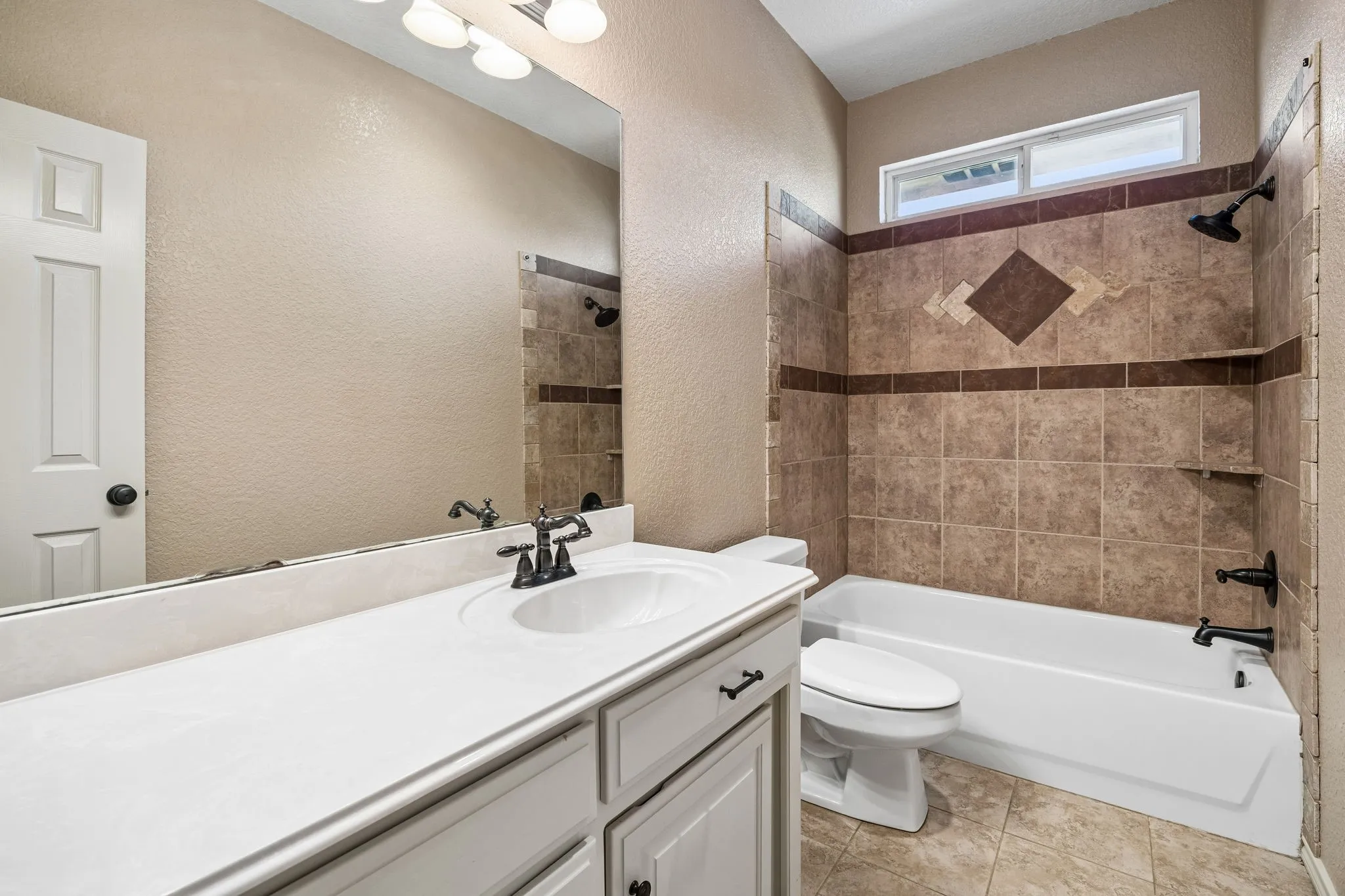 Single Family Residence For Sale in Tarrant County , 837 Thomas Crossing Drive, Fort Worth, Texas 76028, 4 Bedroom, 3 Bathroom, 3 Garage spaces, 3,185 Sqft, built in 2005, mls#21402077, Real Estate Agent in Fort Worth, Homes For Sale in Tarrant county, Homes For Sale in Fort Worth, Realtor in Fort Worth Texas, Real Estate Brokerage Independent Realty Texas, Luminita Cordes Realtor