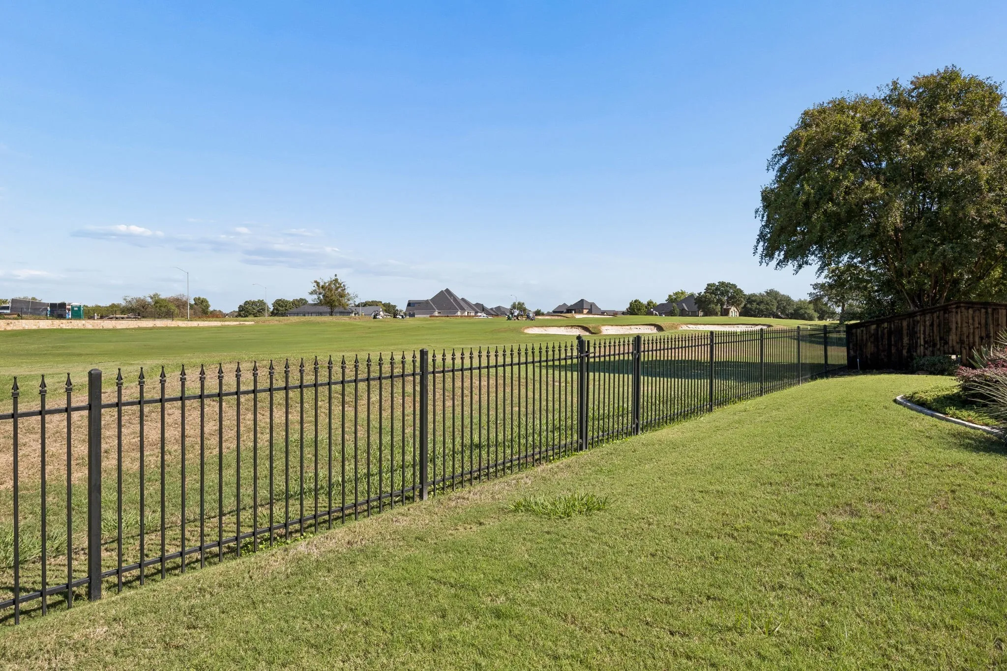Single Family Residence For Sale in Tarrant County , 837 Thomas Crossing Drive, Fort Worth, Texas 76028, 4 Bedroom, 3 Bathroom, 3 Garage spaces, 3,185 Sqft, built in 2005, mls#21402077, Real Estate Agent in Fort Worth, Homes For Sale in Tarrant county, Homes For Sale in Fort Worth, Realtor in Fort Worth Texas, Real Estate Brokerage Independent Realty Texas, Luminita Cordes Realtor