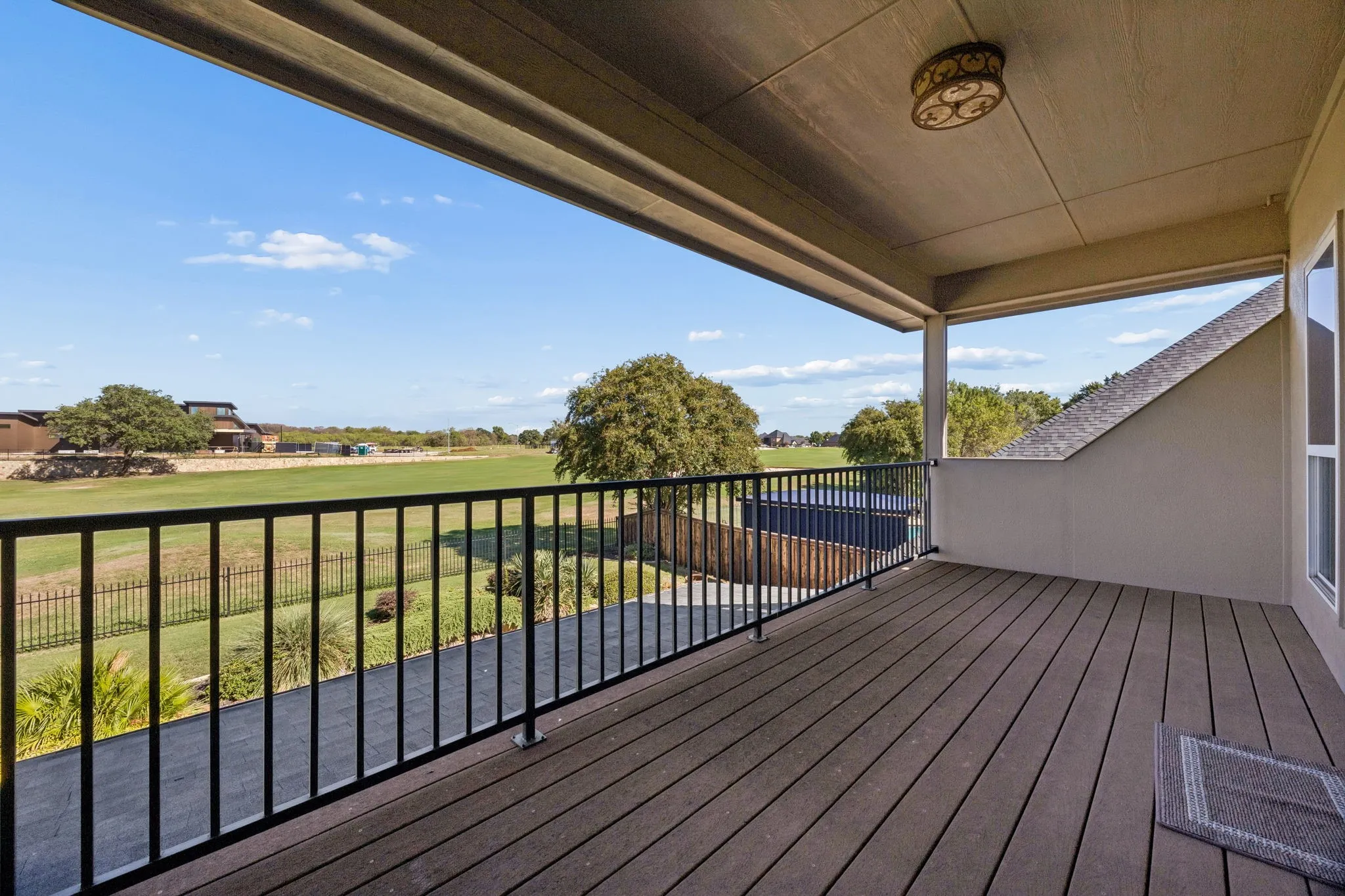 Single Family Residence For Sale in Tarrant County , 837 Thomas Crossing Drive, Fort Worth, Texas 76028, 4 Bedroom, 3 Bathroom, 3 Garage spaces, 3,185 Sqft, built in 2005, mls#21402077, Real Estate Agent in Fort Worth, Homes For Sale in Tarrant county, Homes For Sale in Fort Worth, Realtor in Fort Worth Texas, Real Estate Brokerage Independent Realty Texas, Luminita Cordes Realtor