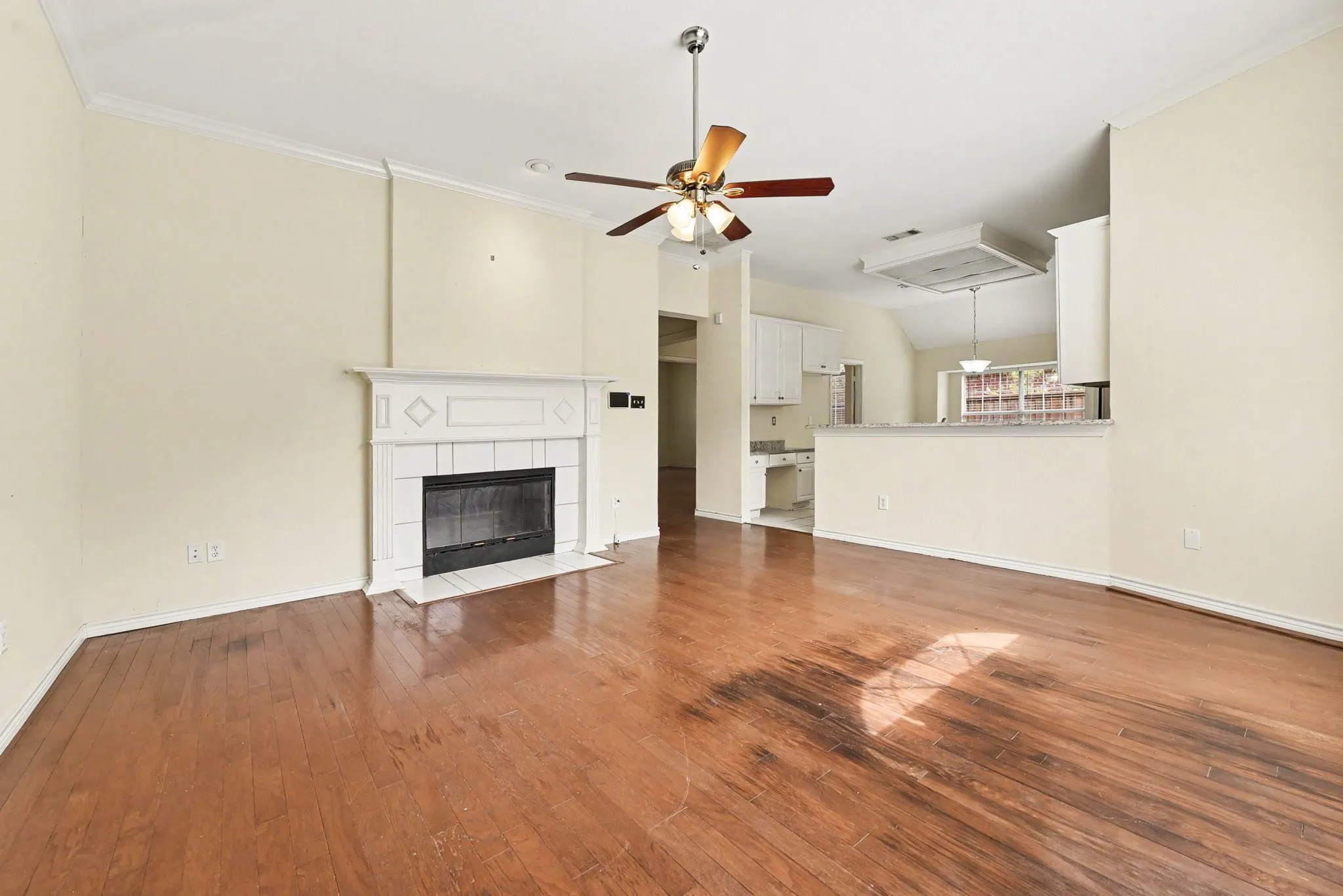 Single Family Residence For Sale in Collin County , 3100 Manga Drive, Plano, Texas 75025, 4 Bedroom, 2 Bathroom, 2 Garage spaces, 2,192 Sqft, built in 1992, mls#21404816, Real Estate Agent in Plano, Homes For Sale in Collin county, Homes For Sale in Plano, Realtor in Plano Texas, Real Estate Brokerage Independent Realty Texas, Luminita Cordes Realtor