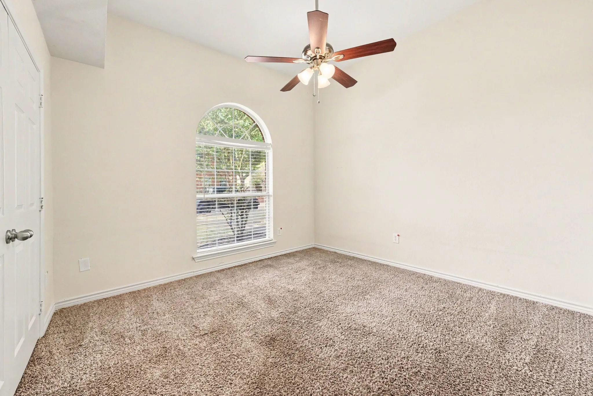 Single Family Residence For Sale in Collin County , 3100 Manga Drive, Plano, Texas 75025, 4 Bedroom, 2 Bathroom, 2 Garage spaces, 2,192 Sqft, built in 1992, mls#21404816, Real Estate Agent in Plano, Homes For Sale in Collin county, Homes For Sale in Plano, Realtor in Plano Texas, Real Estate Brokerage Independent Realty Texas, Luminita Cordes Realtor