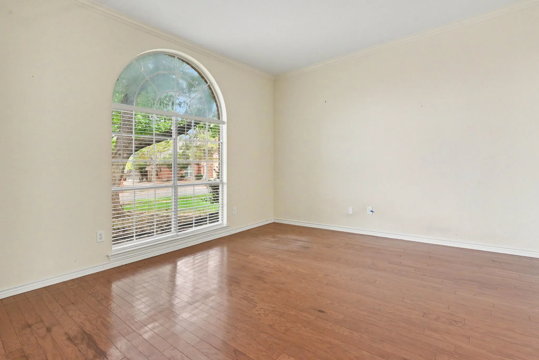 Single Family Residence For Sale in Collin County , 3100 Manga Drive, Plano, Texas 75025, 4 Bedroom, 2 Bathroom, 2 Garage spaces, 2,192 Sqft, built in 1992, mls#21404816, Real Estate Agent in Plano, Homes For Sale in Collin county, Homes For Sale in Plano, Realtor in Plano Texas, Real Estate Brokerage Independent Realty Texas, Luminita Cordes Realtor