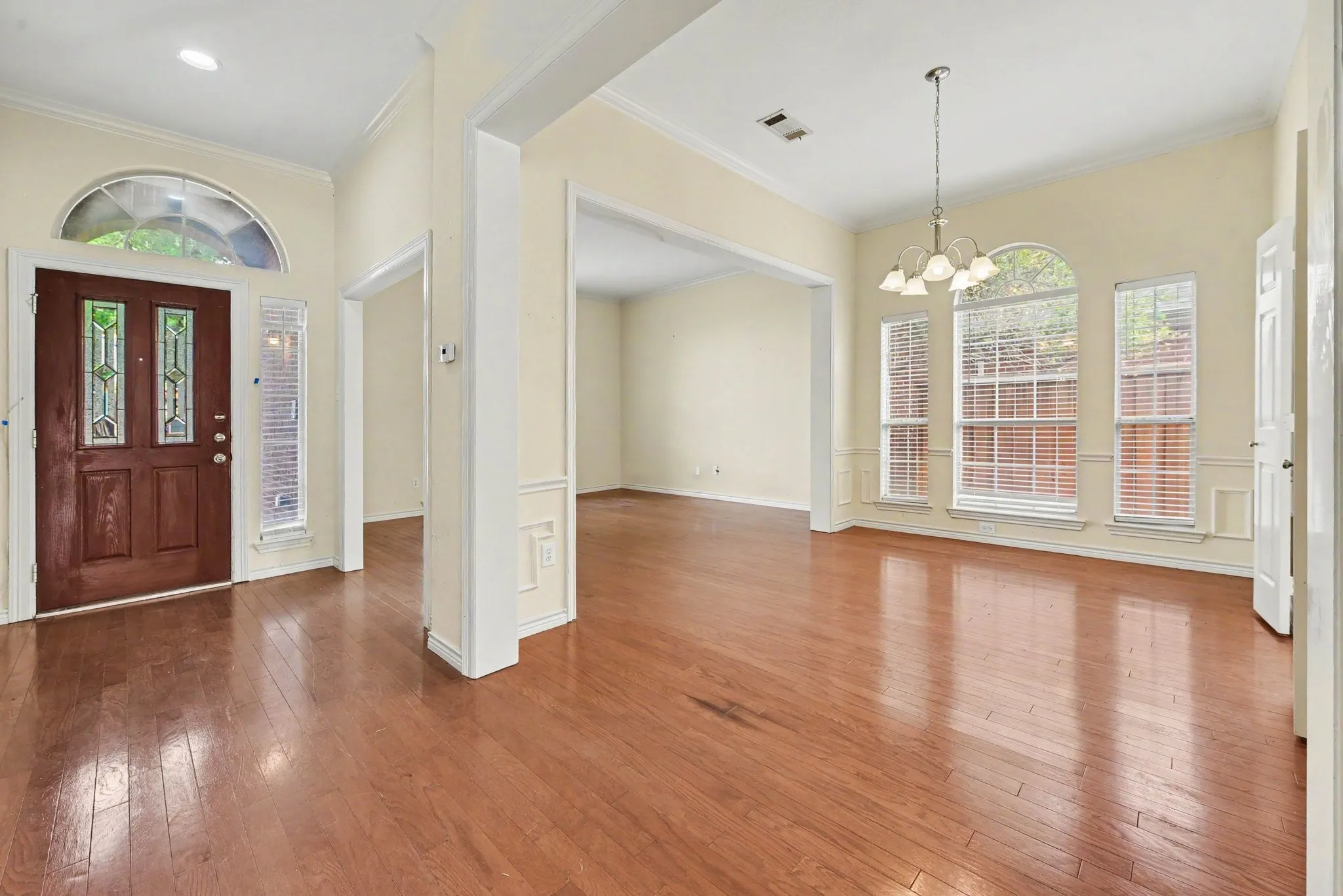 Single Family Residence For Sale in Collin County , 3100 Manga Drive, Plano, Texas 75025, 4 Bedroom, 2 Bathroom, 2 Garage spaces, 2,192 Sqft, built in 1992, mls#21404816, Real Estate Agent in Plano, Homes For Sale in Collin county, Homes For Sale in Plano, Realtor in Plano Texas, Real Estate Brokerage Independent Realty Texas, Luminita Cordes Realtor