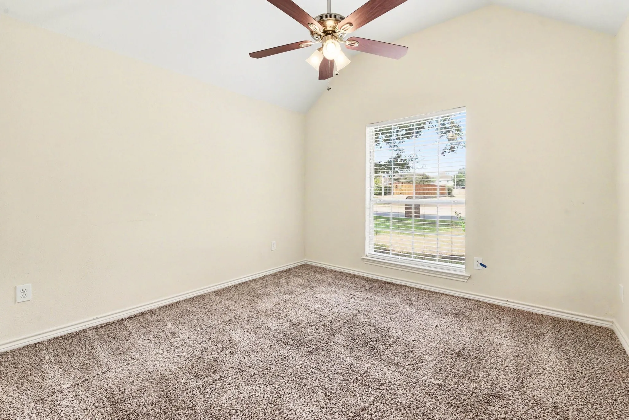 Single Family Residence For Sale in Collin County , 3100 Manga Drive, Plano, Texas 75025, 4 Bedroom, 2 Bathroom, 2 Garage spaces, 2,192 Sqft, built in 1992, mls#21404816, Real Estate Agent in Plano, Homes For Sale in Collin county, Homes For Sale in Plano, Realtor in Plano Texas, Real Estate Brokerage Independent Realty Texas, Luminita Cordes Realtor