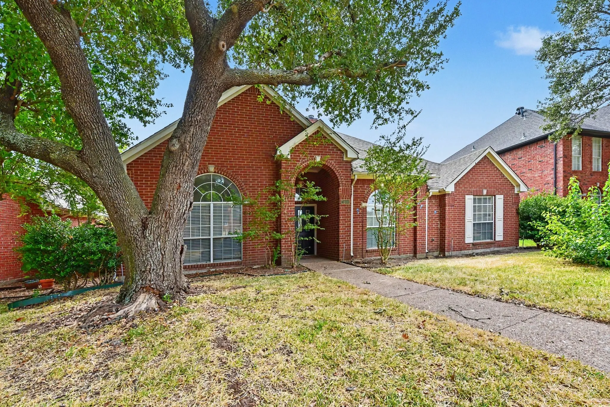 Single Family Residence For Sale in Collin County , 3100 Manga Drive, Plano, Texas 75025, 4 Bedroom, 2 Bathroom, 2 Garage spaces, 2,192 Sqft, built in 1992, mls#21404816, Real Estate Agent in Plano, Homes For Sale in Collin county, Homes For Sale in Plano, Realtor in Plano Texas, Real Estate Brokerage Independent Realty Texas, Luminita Cordes Realtor